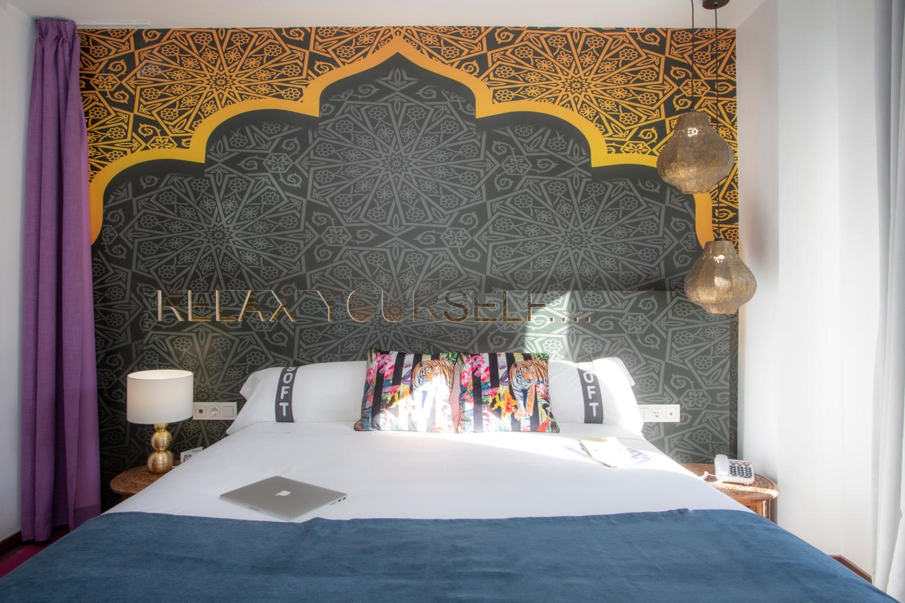 Double or Twin Room with Balcony - Photo 5