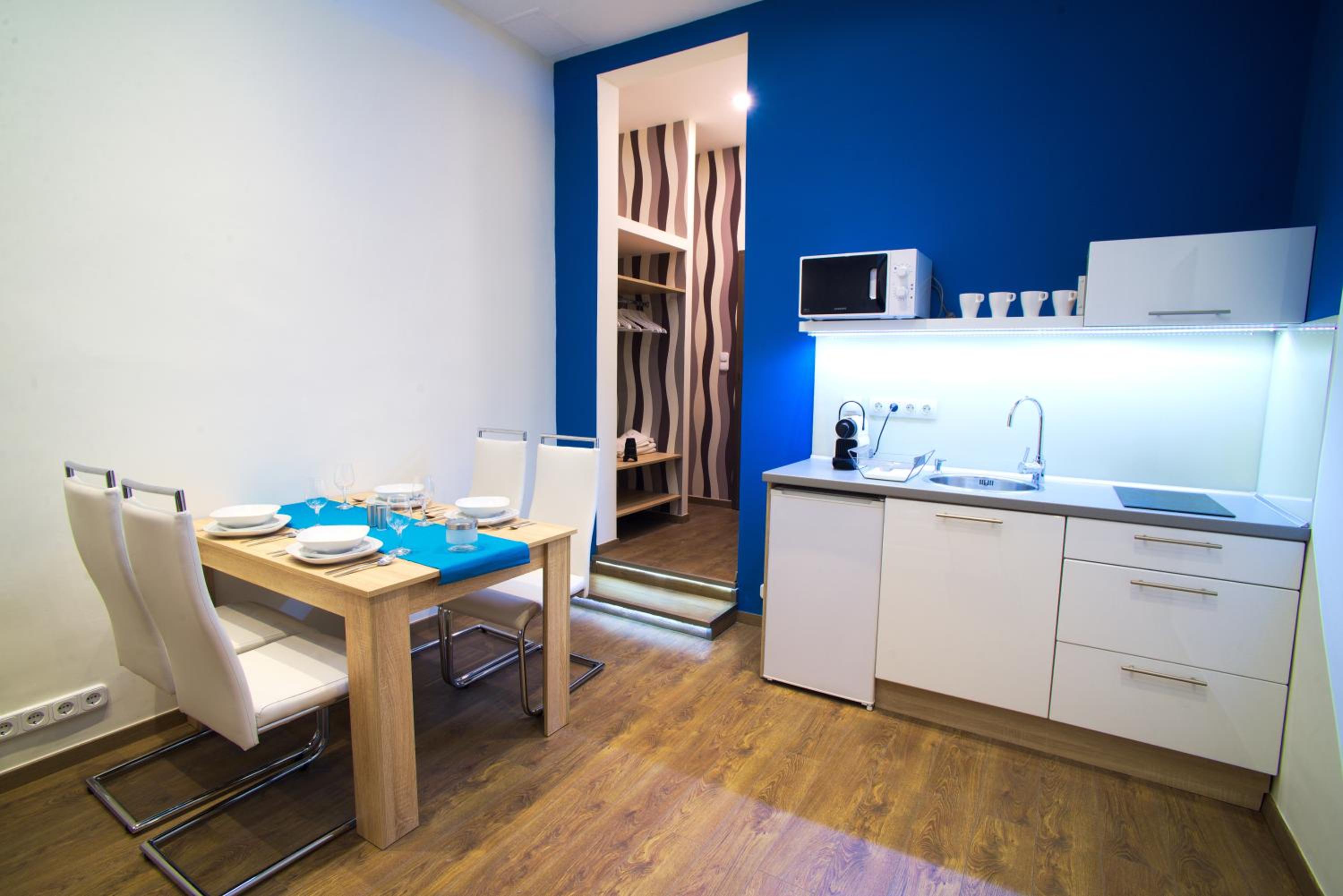 One-Bedroom Apartment