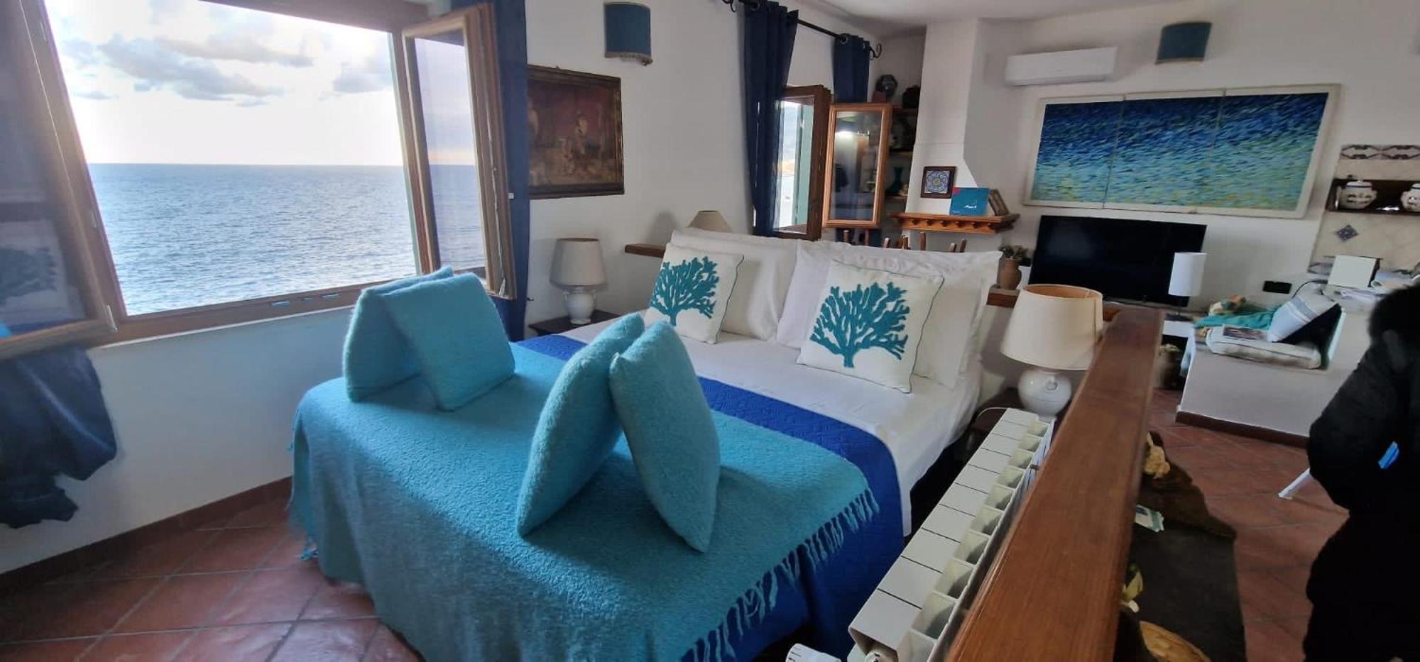 Deluxe Triple Room with Sea View photo 2