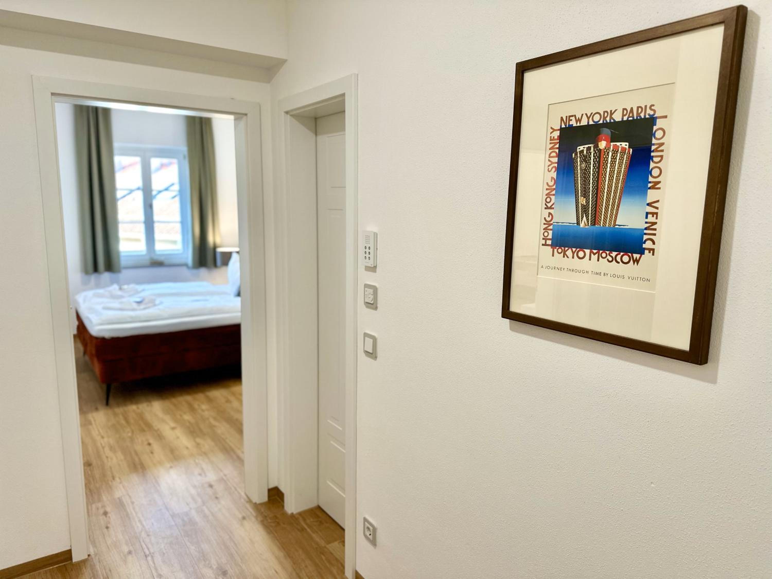 Apartment with Balcony photo 3