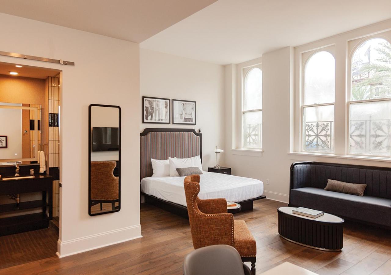 Superior King Suite photo 2