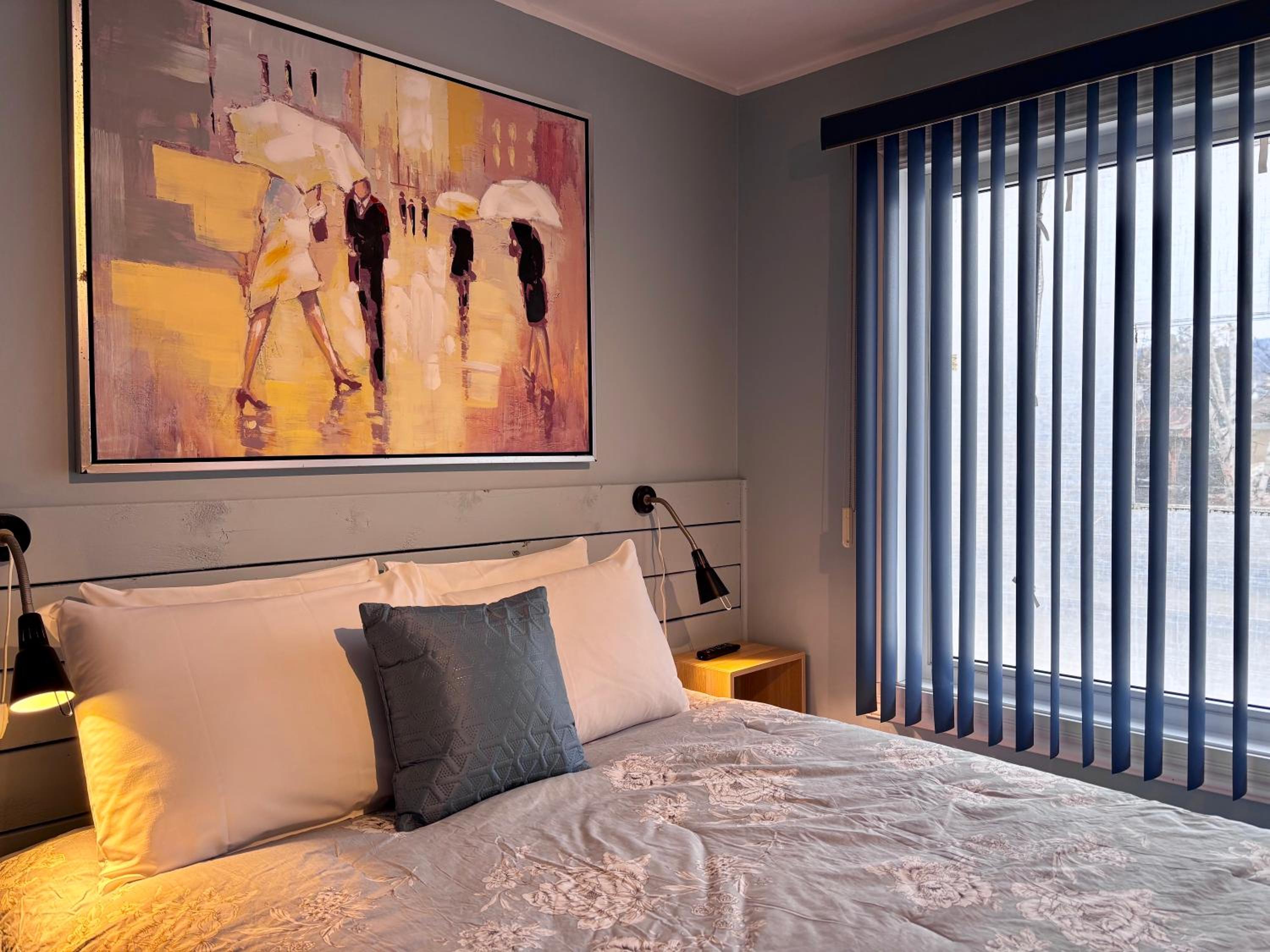 Standard Queen Room