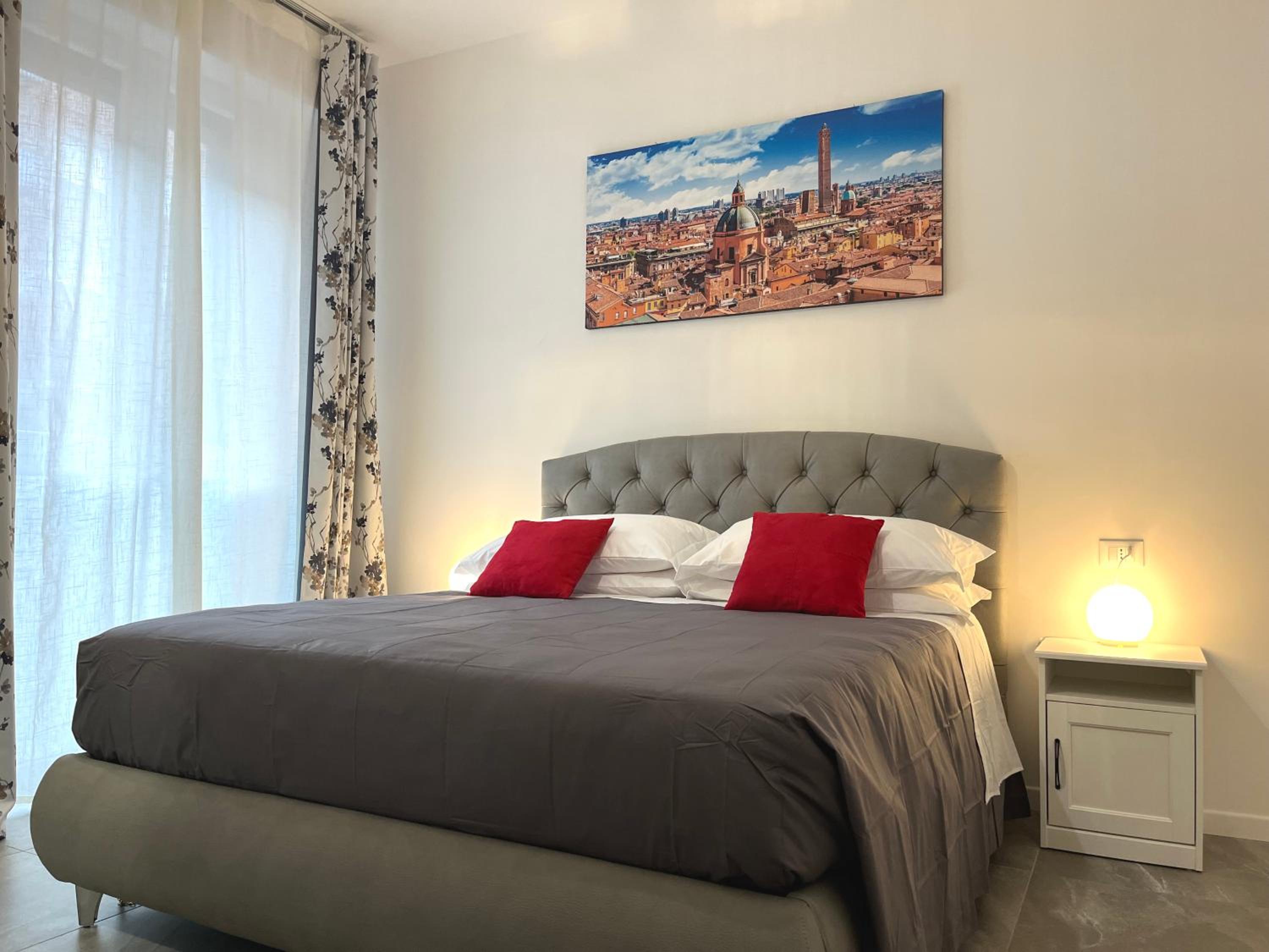 One-Bedroom Apartment - Photo 1