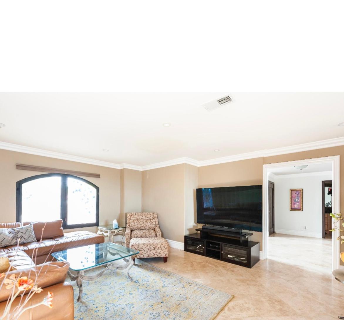 Villa photo 1