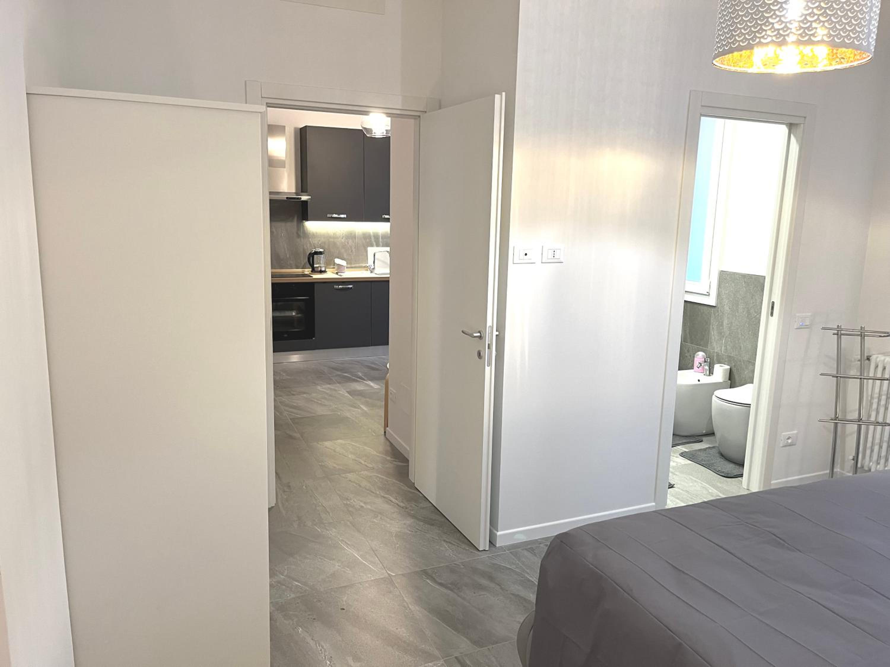 One-Bedroom Apartment - Photo 11