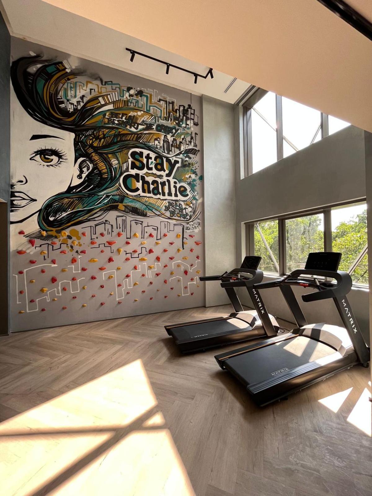 Deluxe Studio