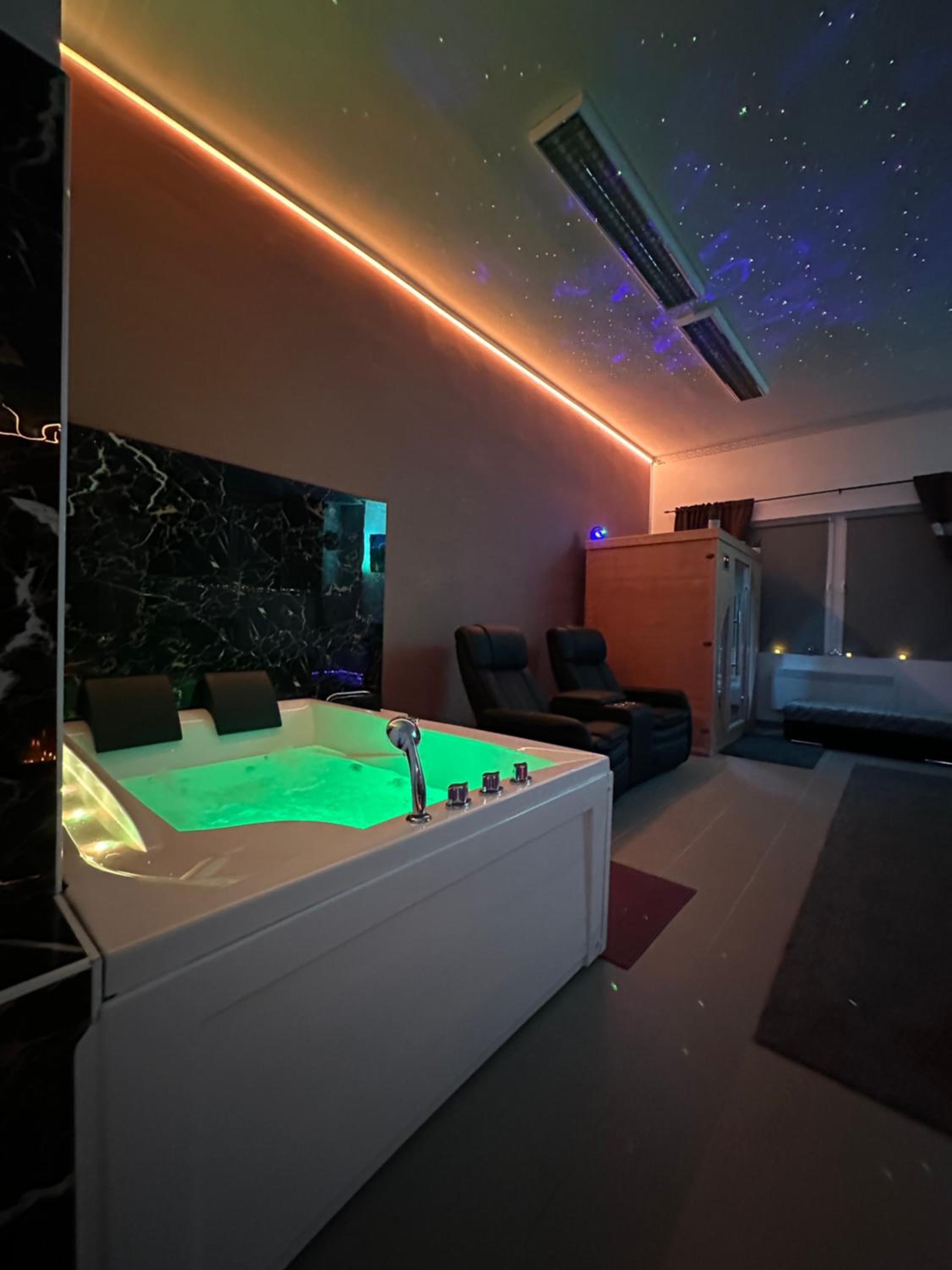Studio with Spa Bath photo 2