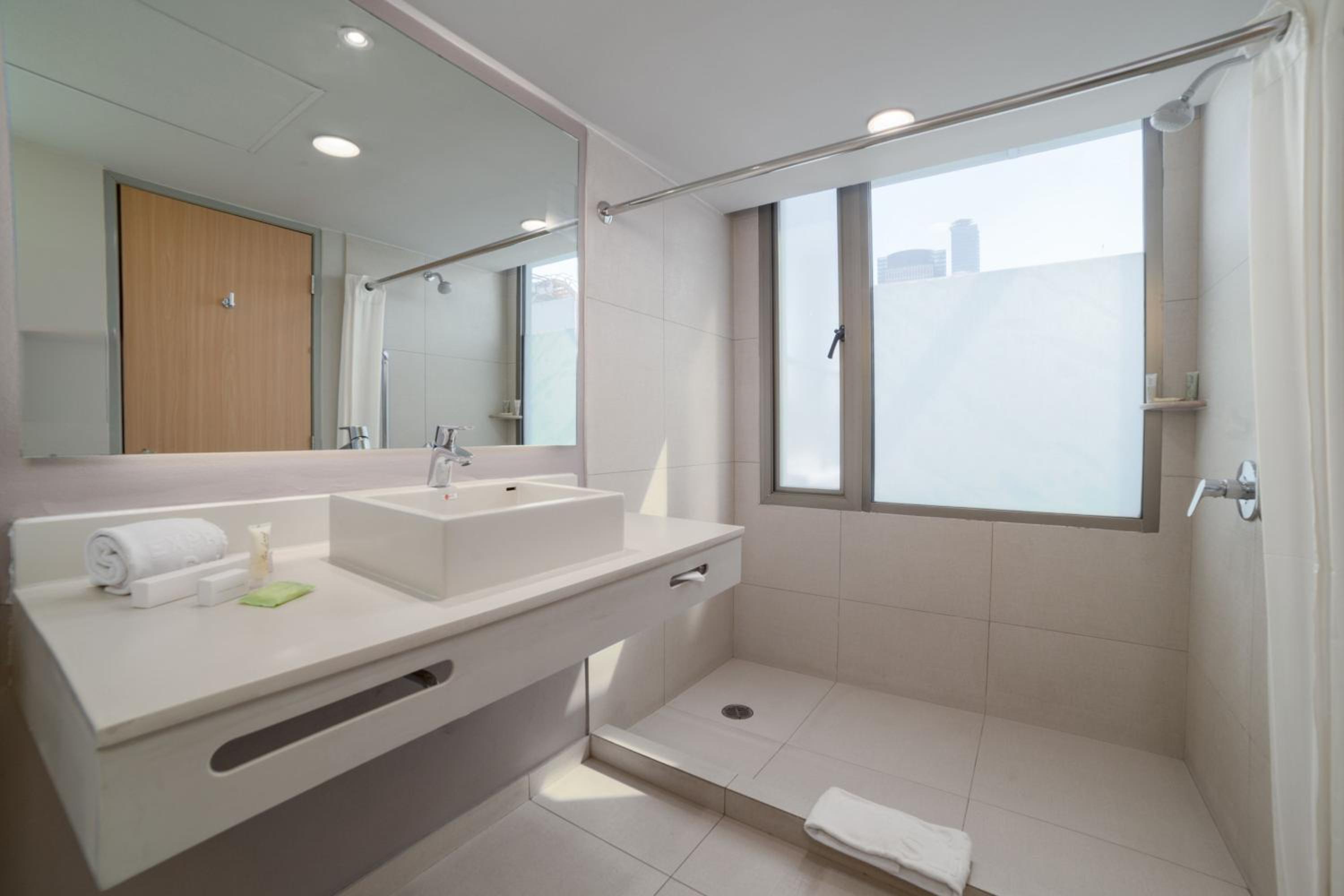 Penthouse Suite with Sofa Bed and Balcony thumbnail 6