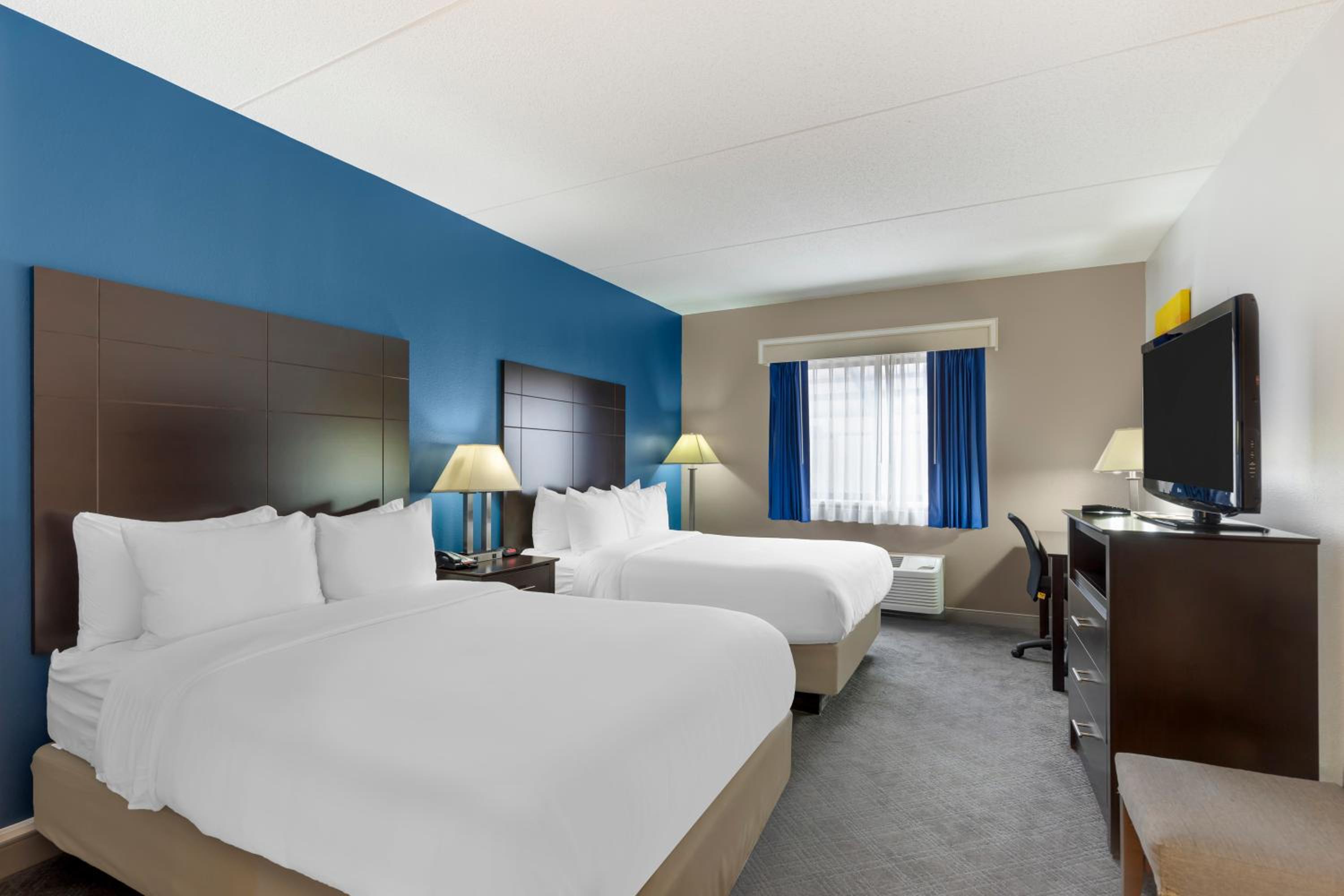 Double Room with Two Double Beds - Non Smoking - Photo 1