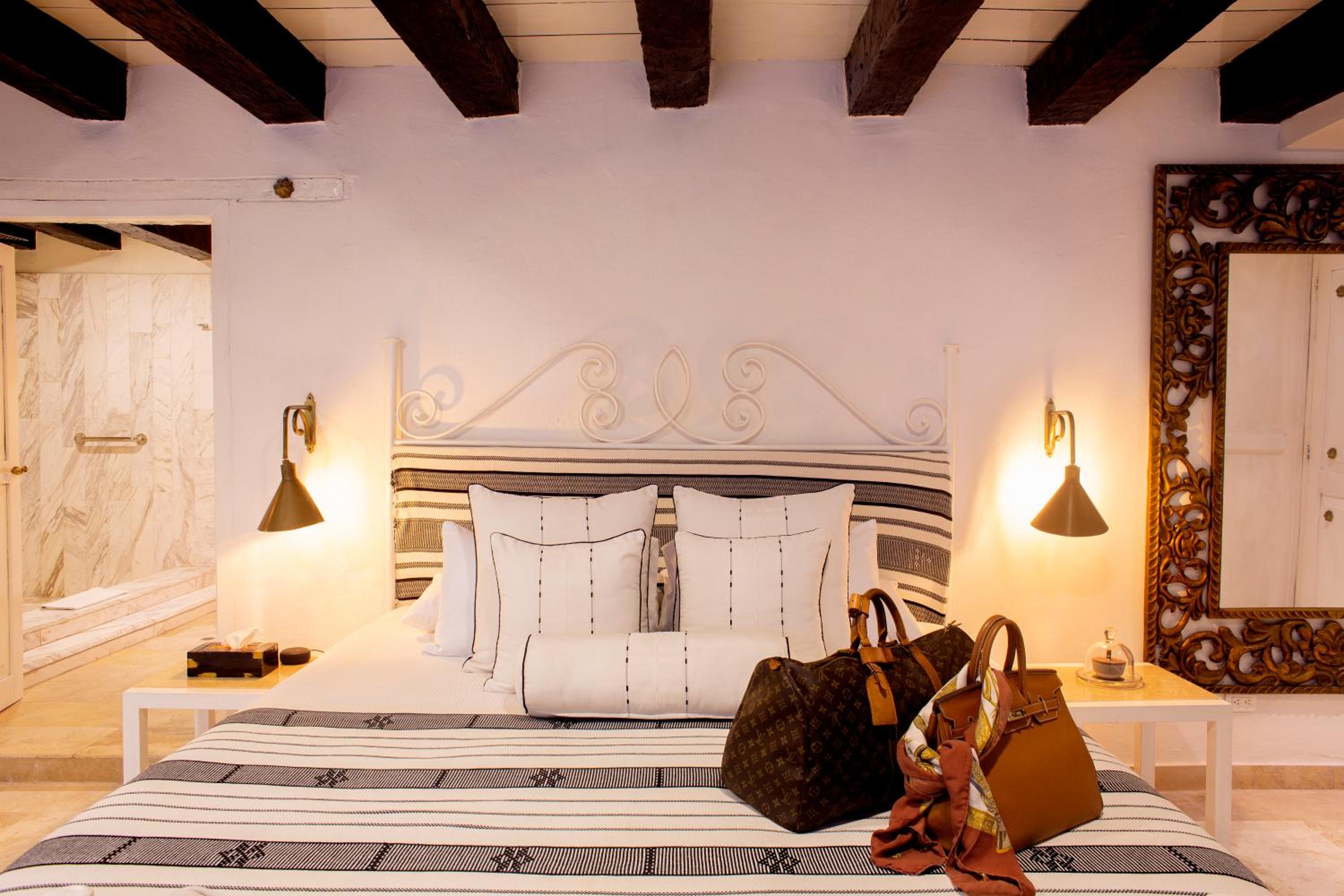 Suite with Balcony photo 3