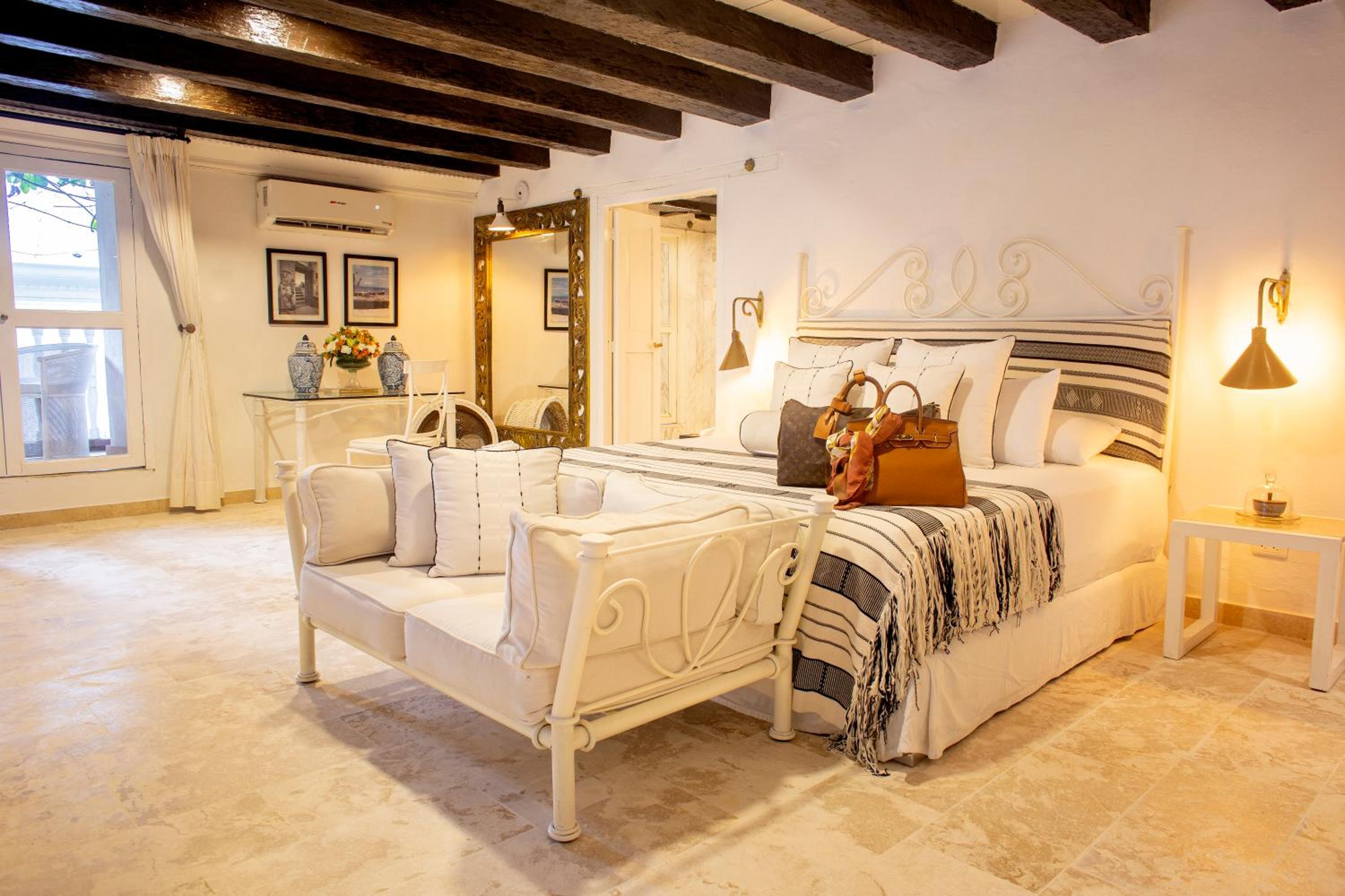 Suite with Balcony photo 1