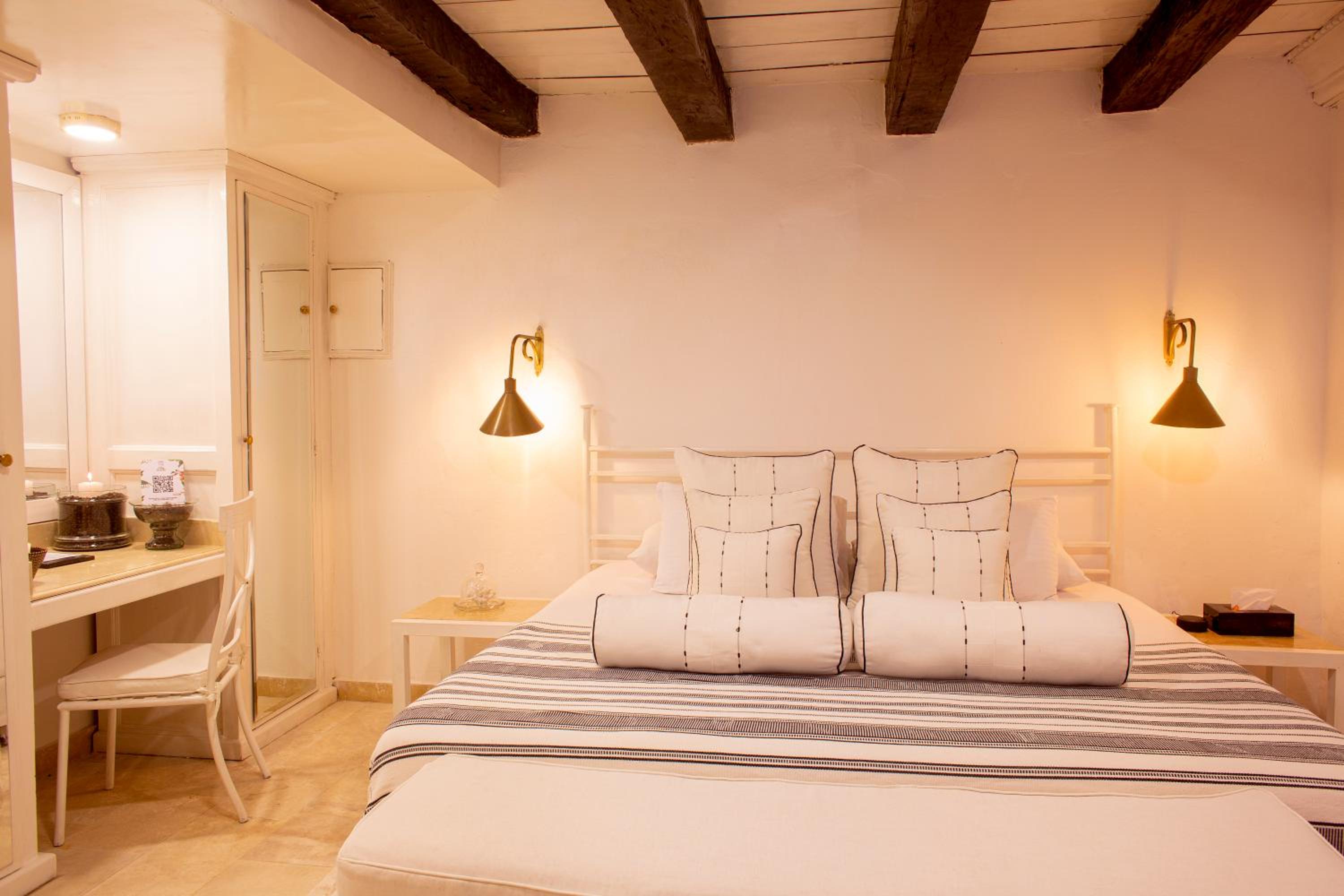 Suite with Spa Bath photo 3