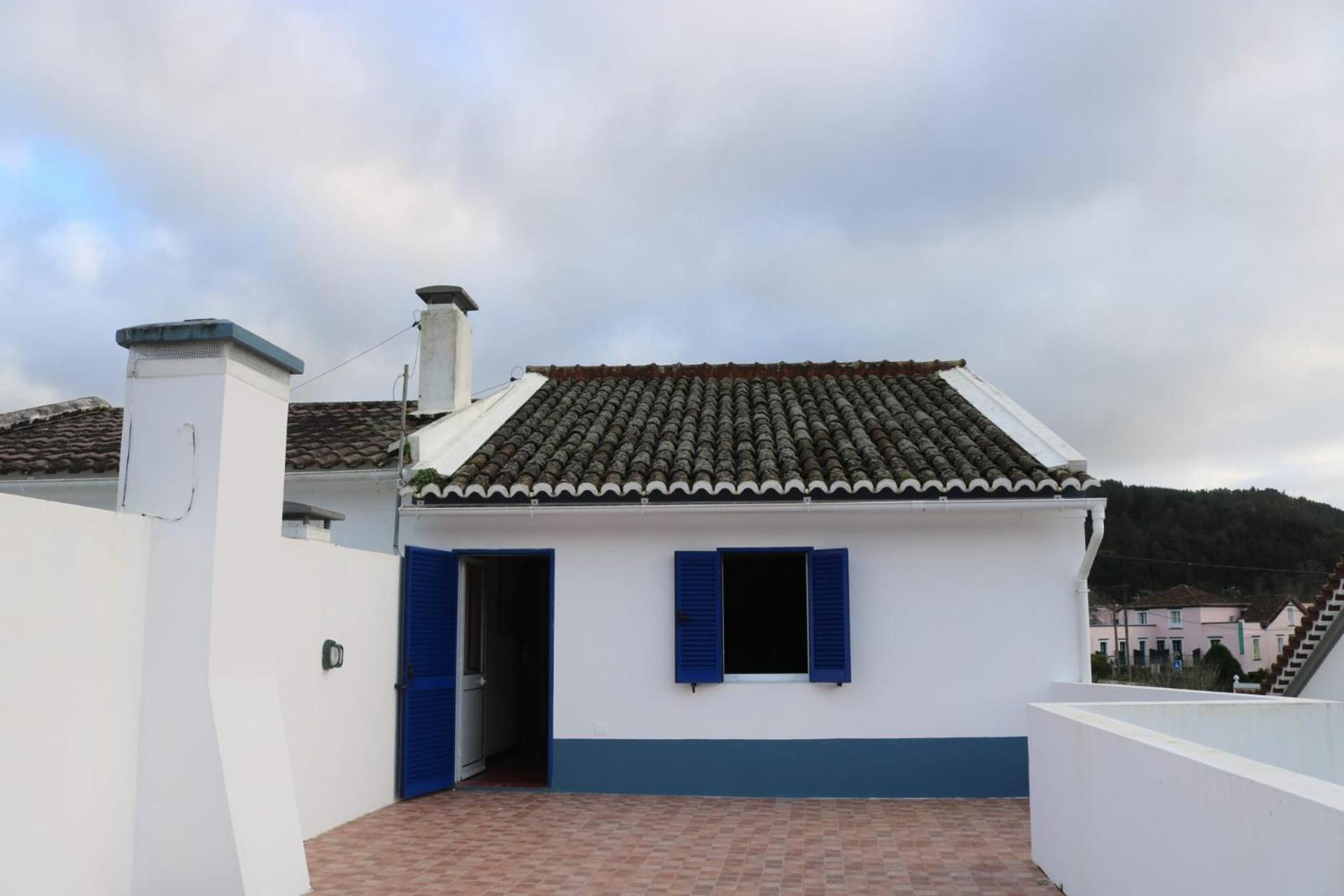 Three-Bedroom House photo 3