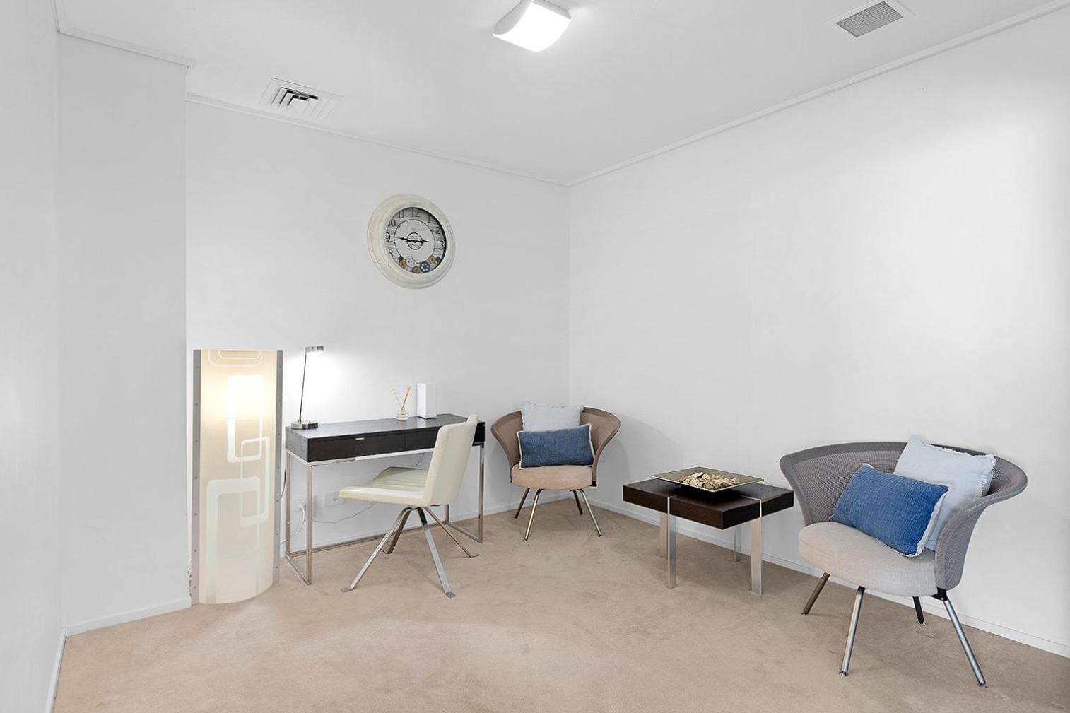 2 Bedroom 2 Bathroom Waterfront Apartment photo 3