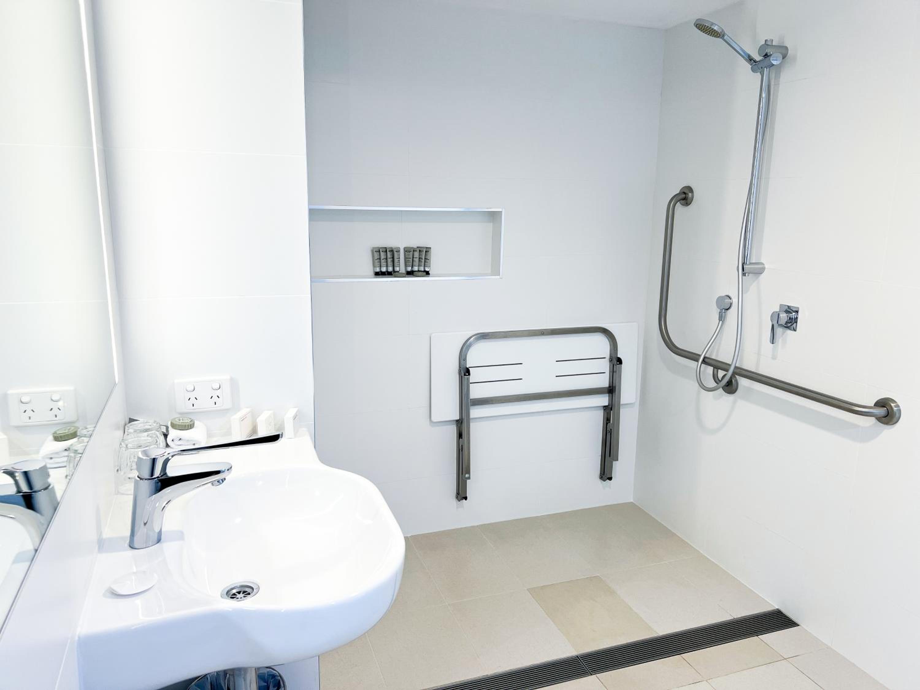 King Room - Disability Access photo 2