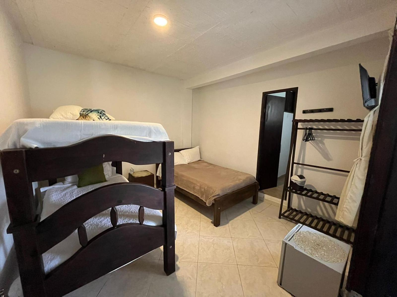 Five-Bedroom House photo 3