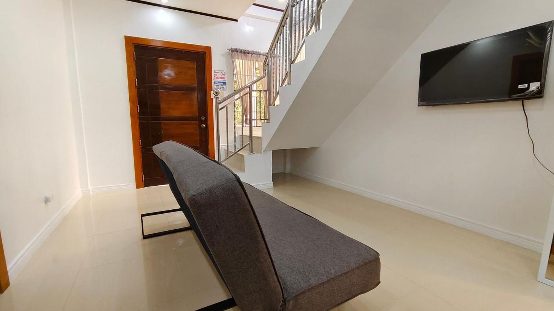 Apartment With Mountain View photo 3