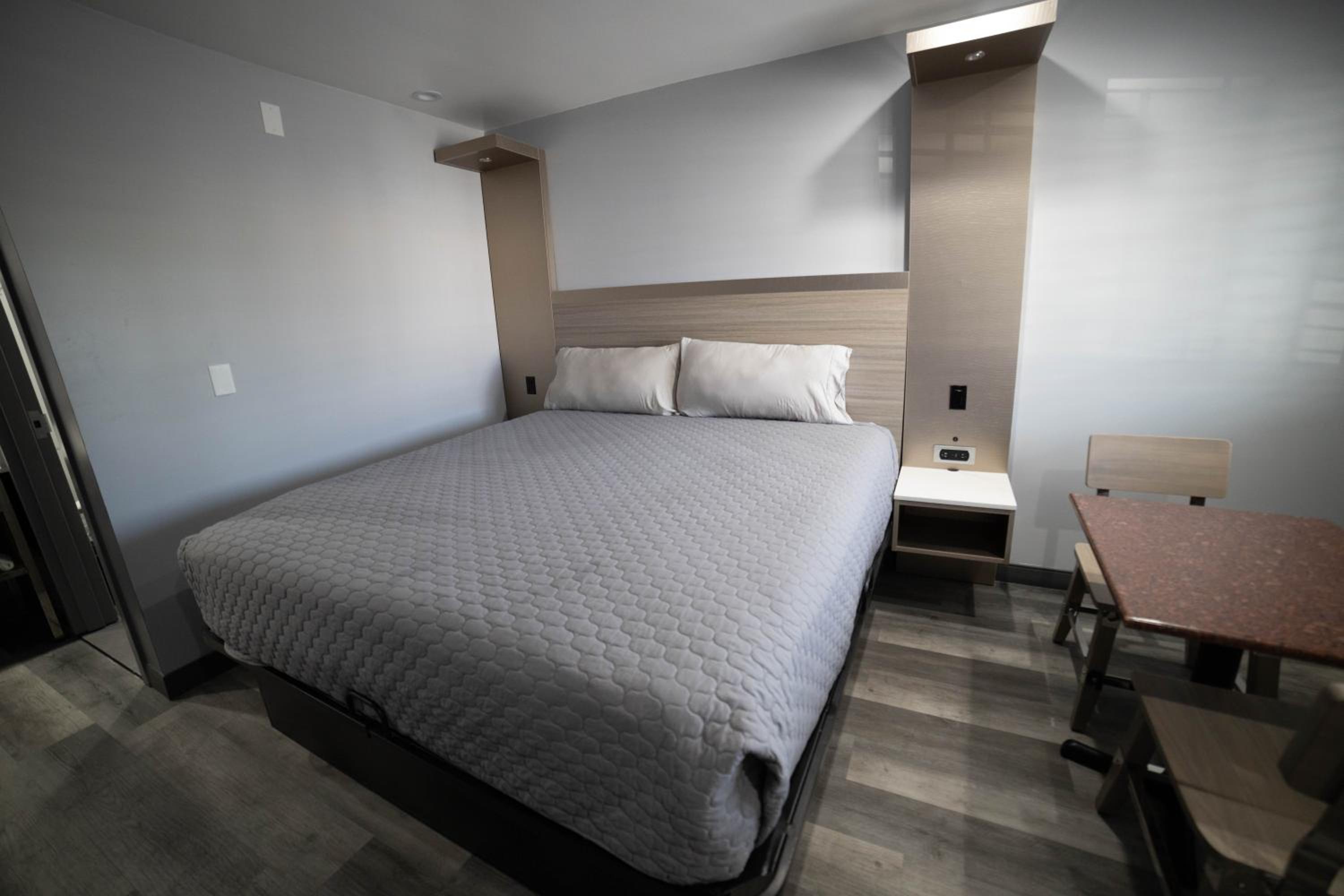 Palms Motel, Billede 3