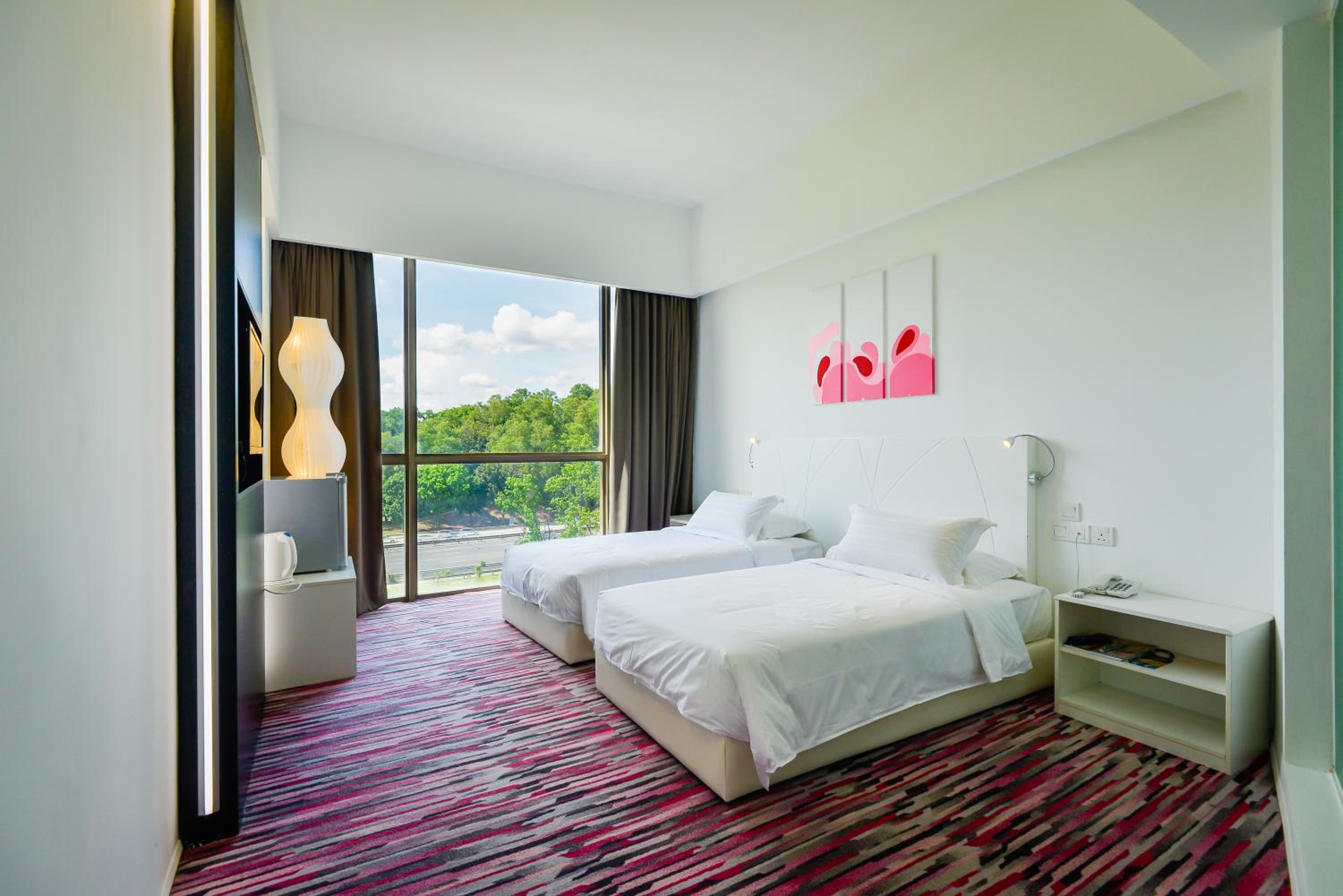 Deluxe Twin Room photo 3