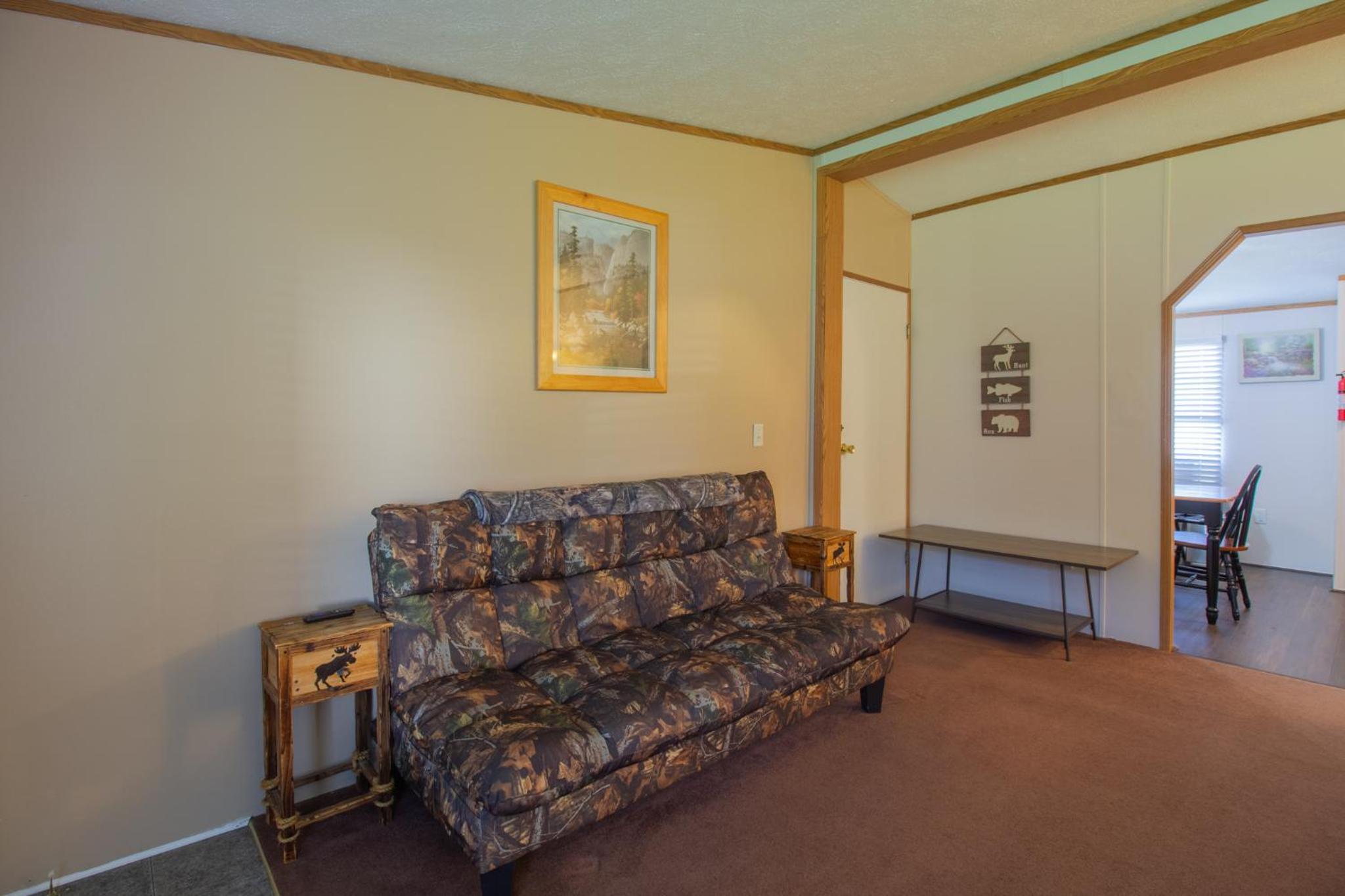 One-Bedroom Apartment photo 1