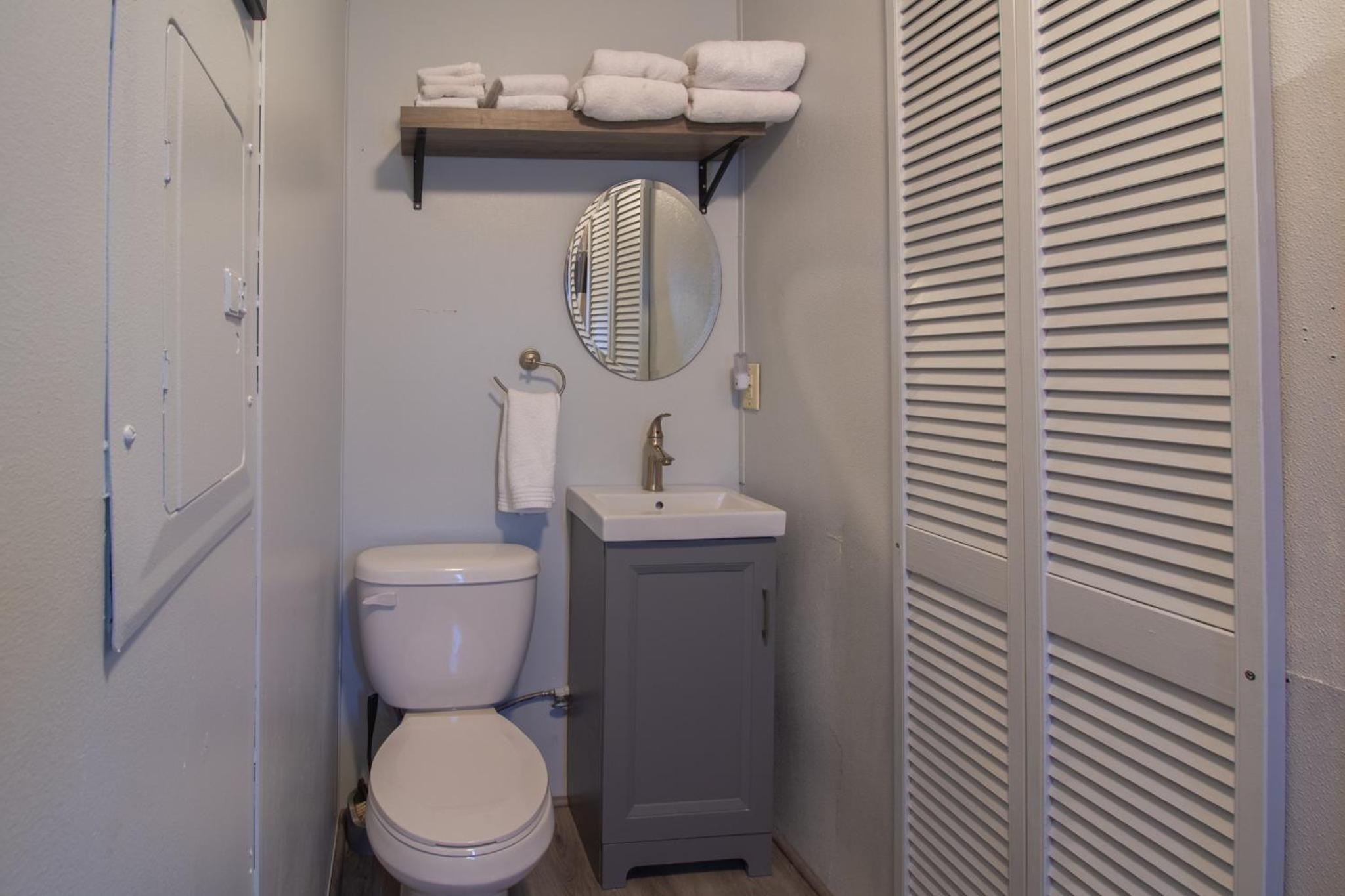 One-Bedroom Apartment photo 2