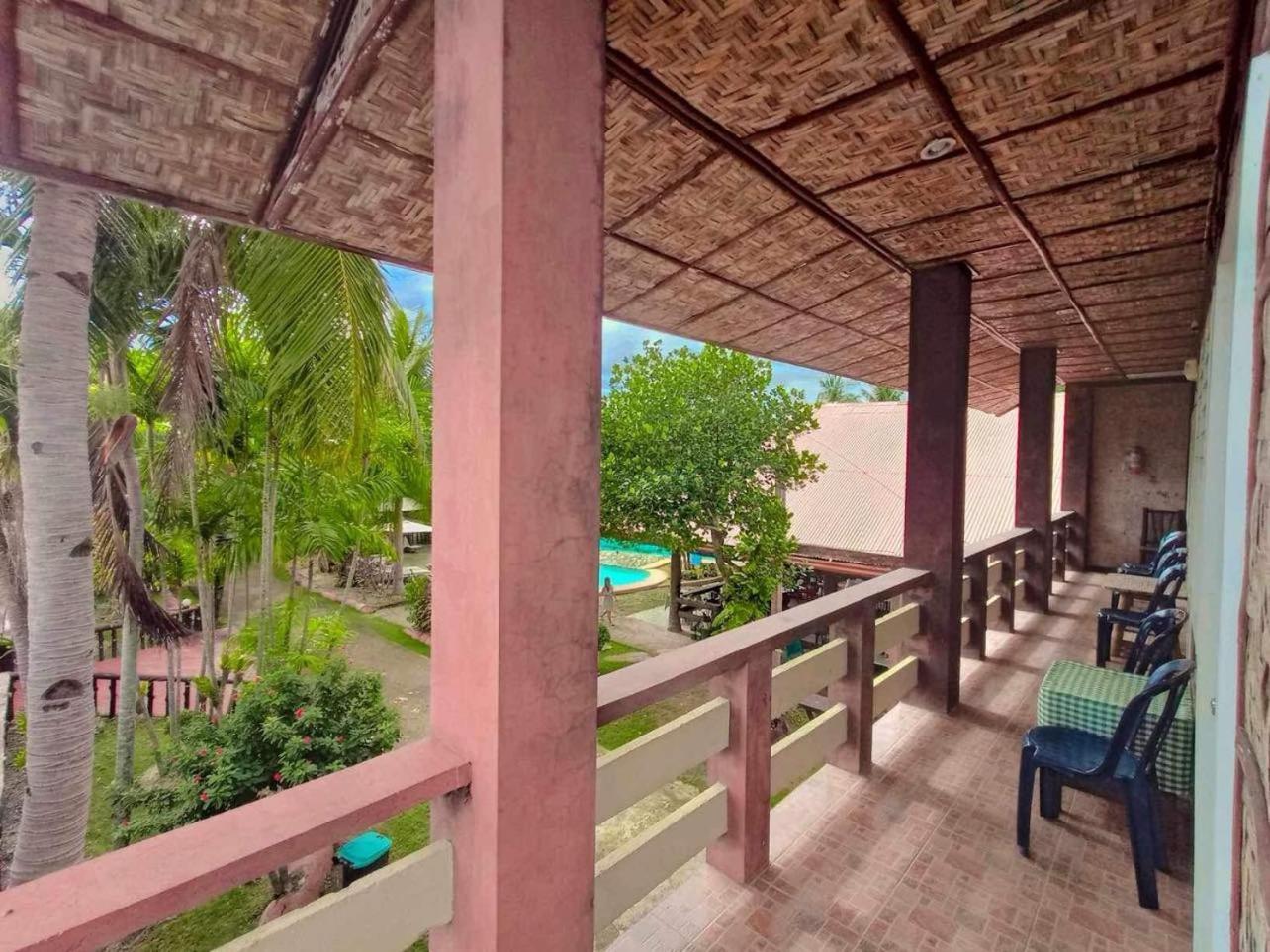 Deluxe Double Room with Balcony - Photo 7