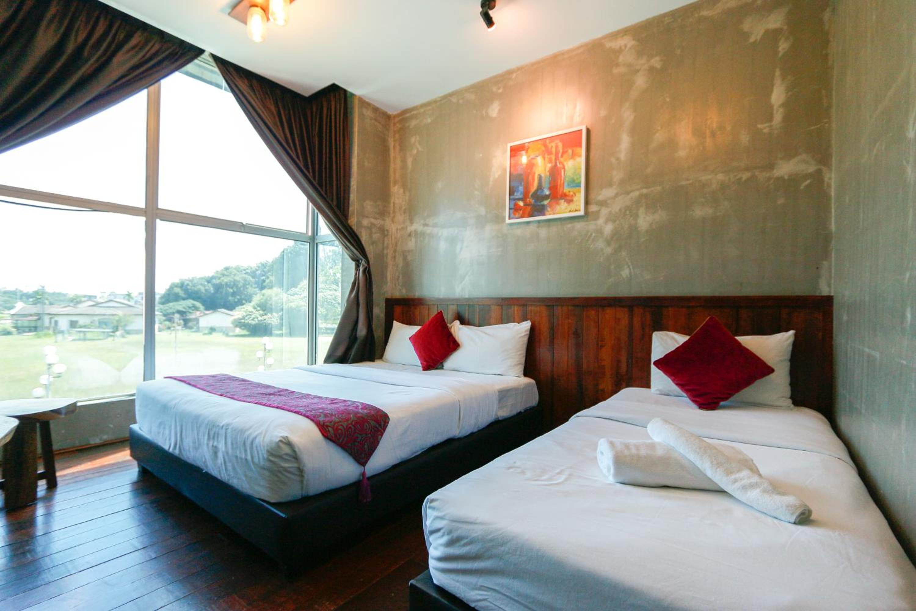 Deluxe Triple Room - Photo 1