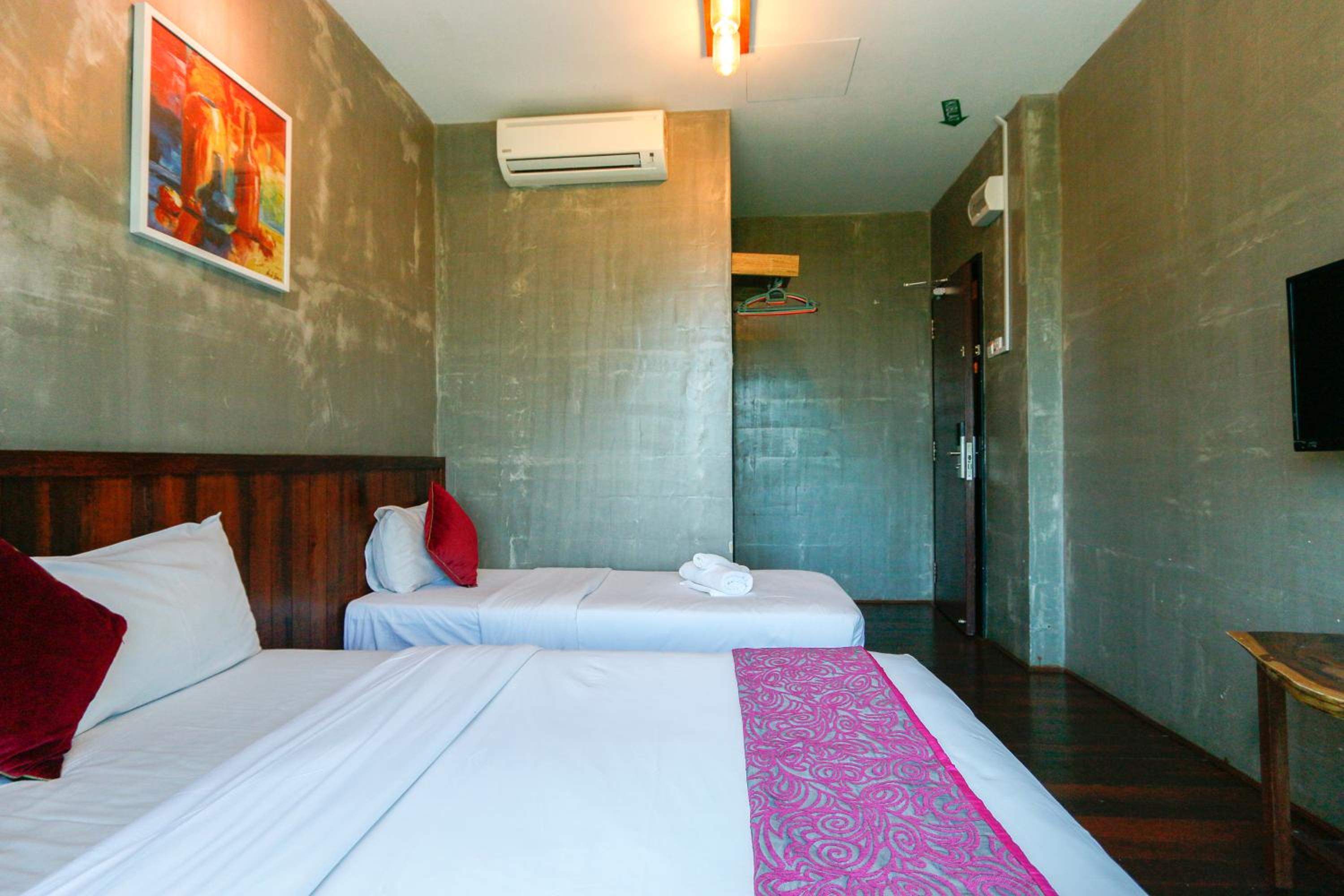 Deluxe Triple Room - Photo 4