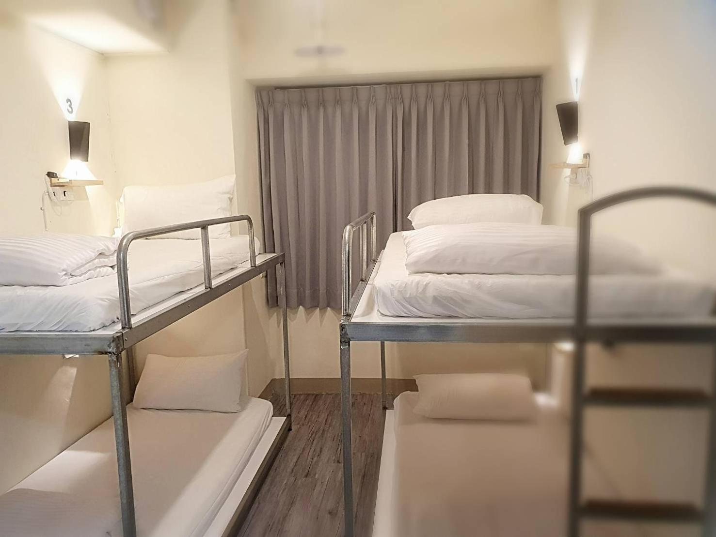 Quadruple Room with Private Bathroom