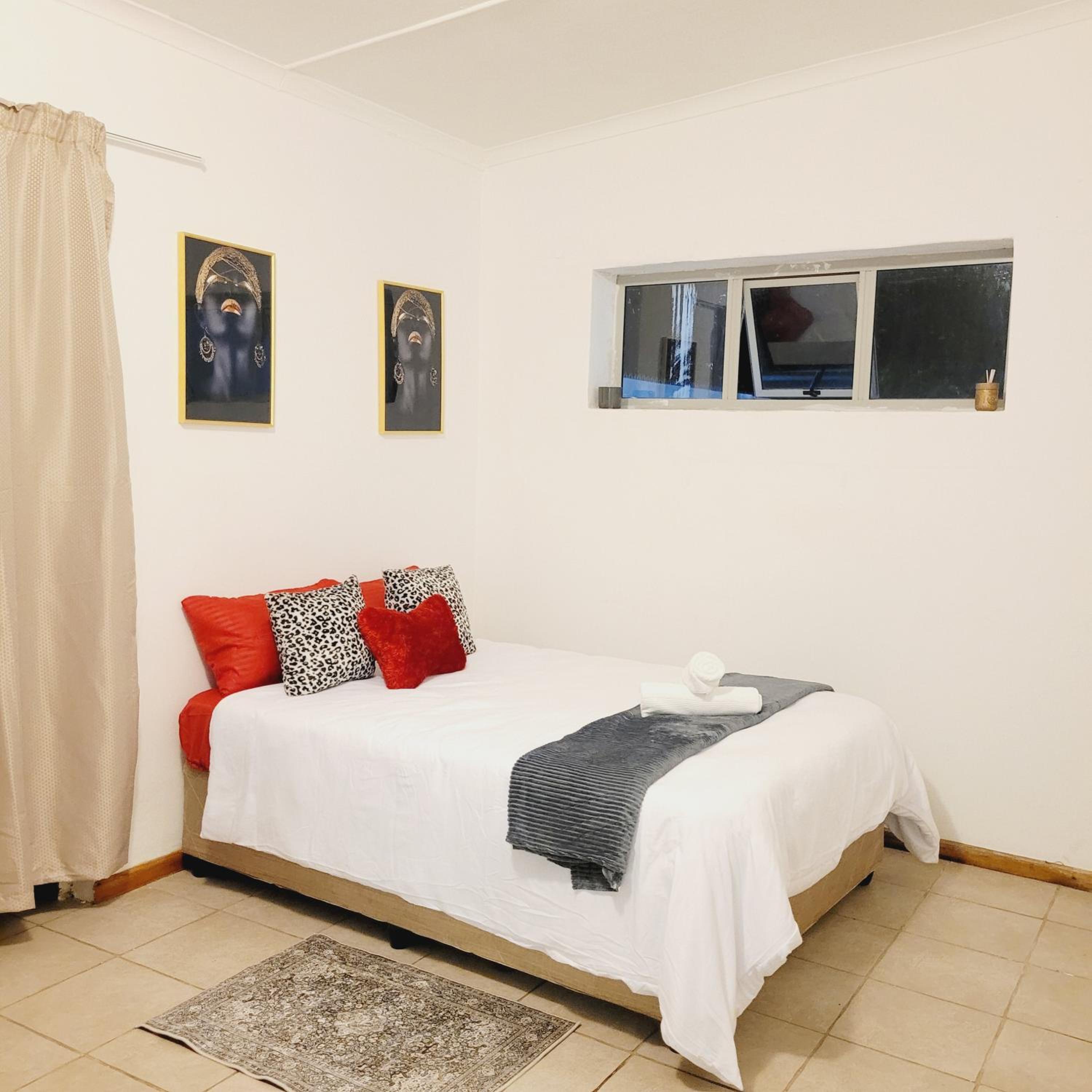 Three-Bedroom Bungalow photo 2