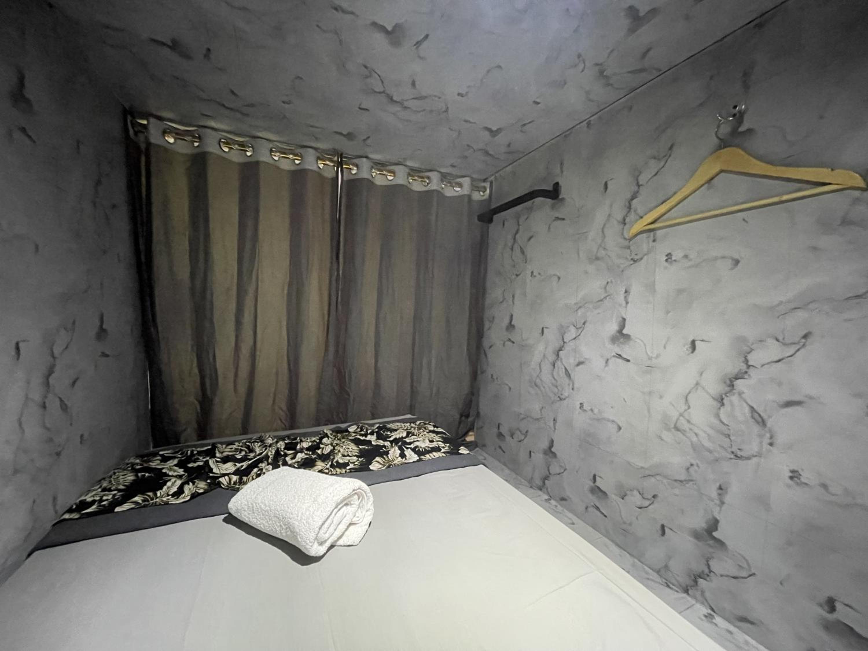 Bed in 10-Bed Mixed Dormitory Room photo 3
