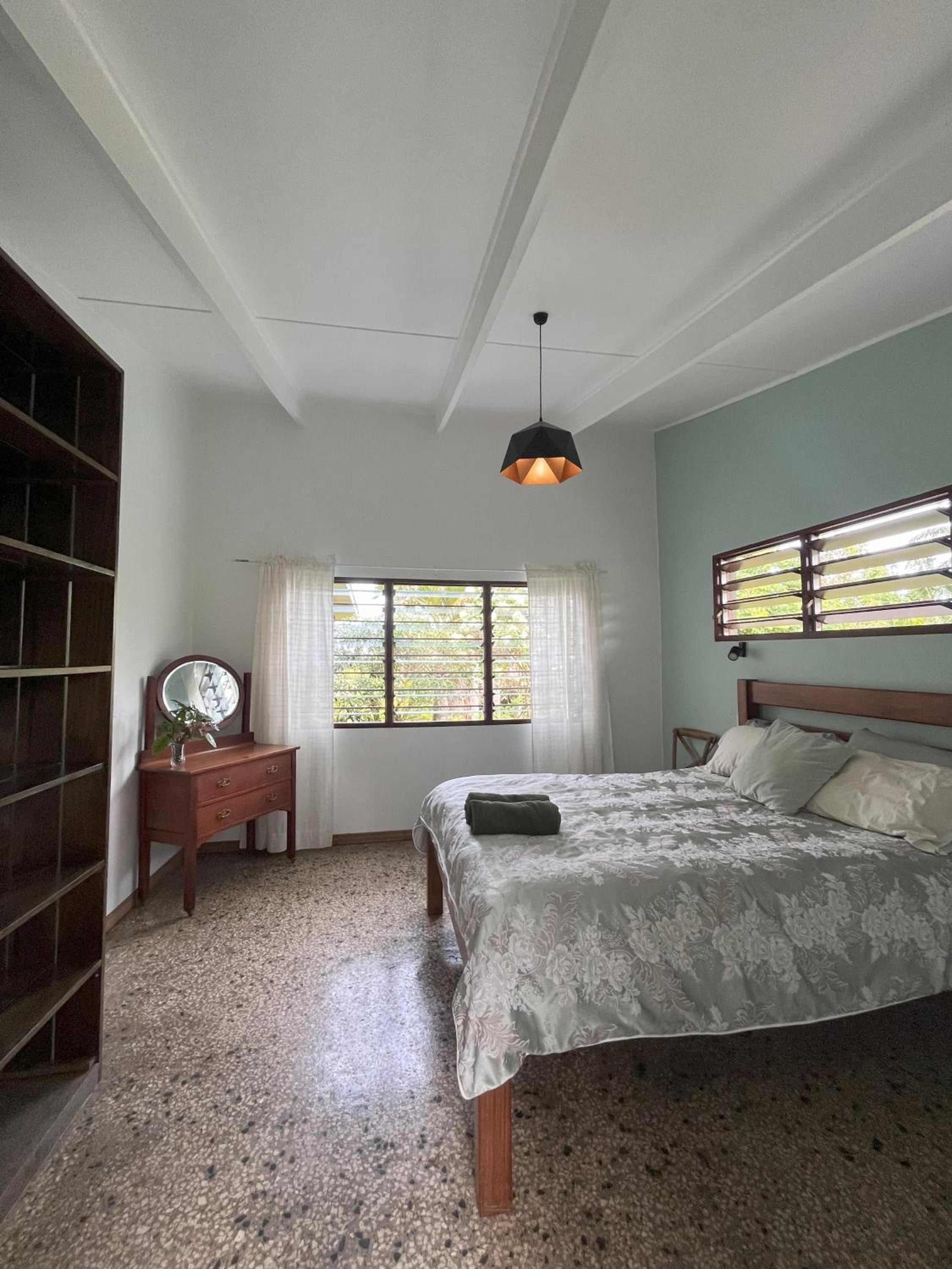 Three-Bedroom House photo 2