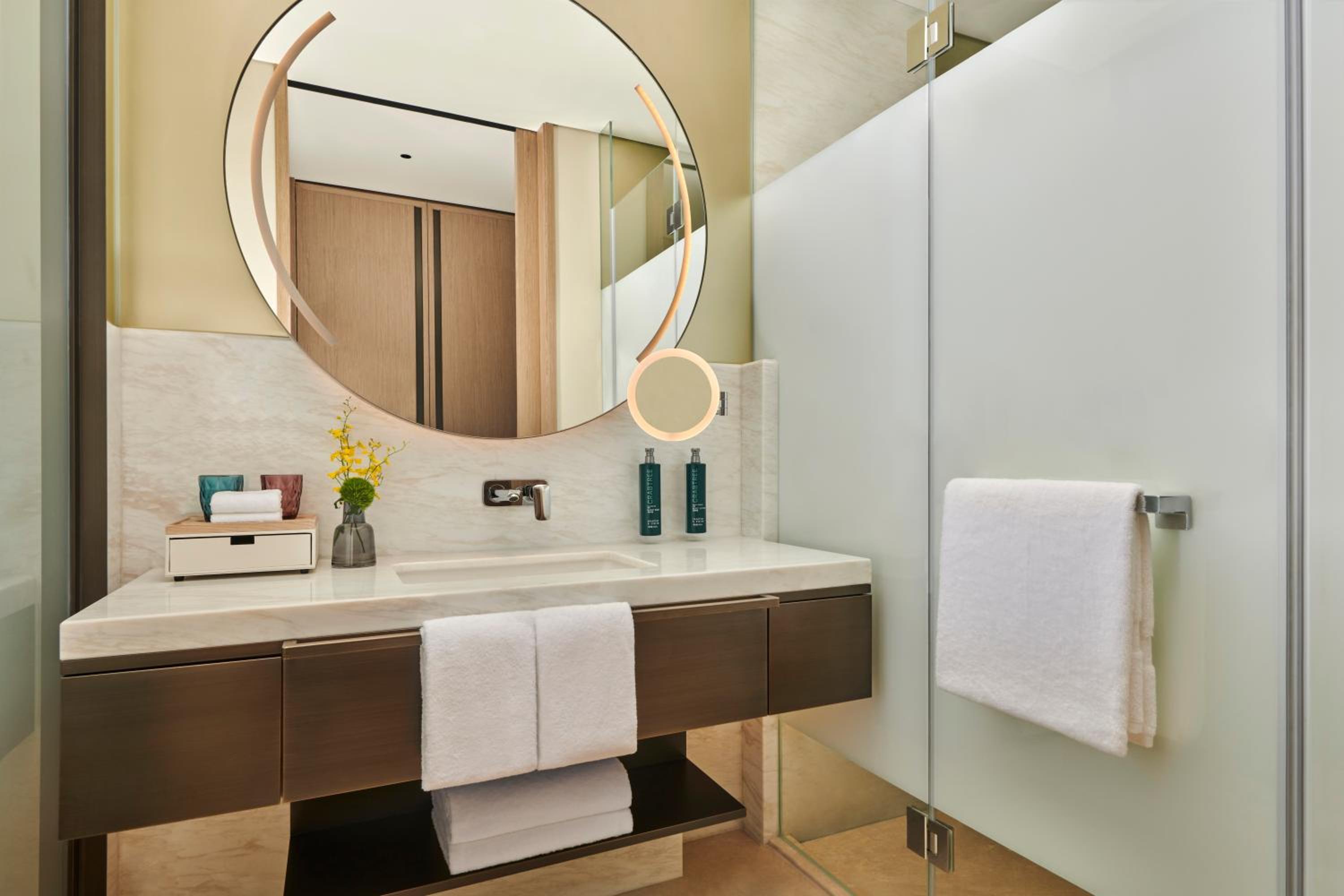 King Guest Room - Photo 4