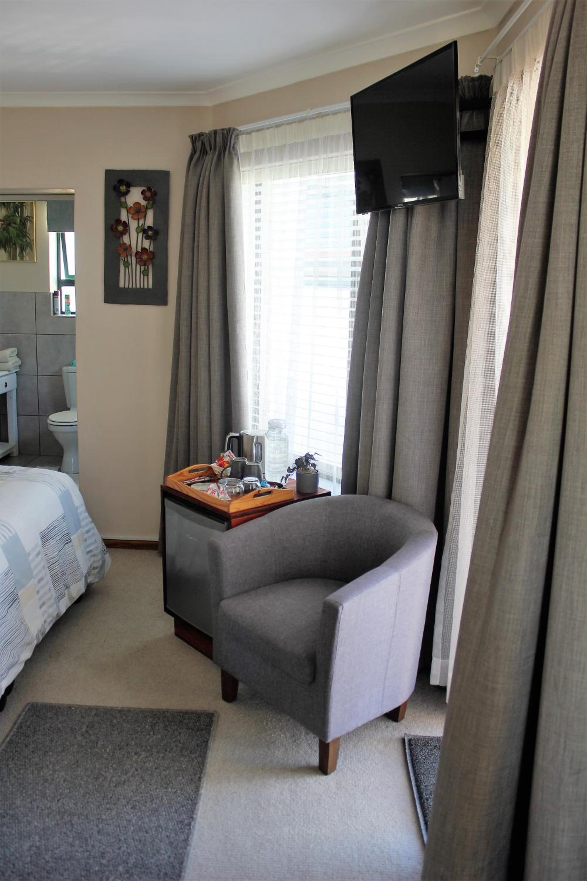 King Room with Garden View - Photo 6