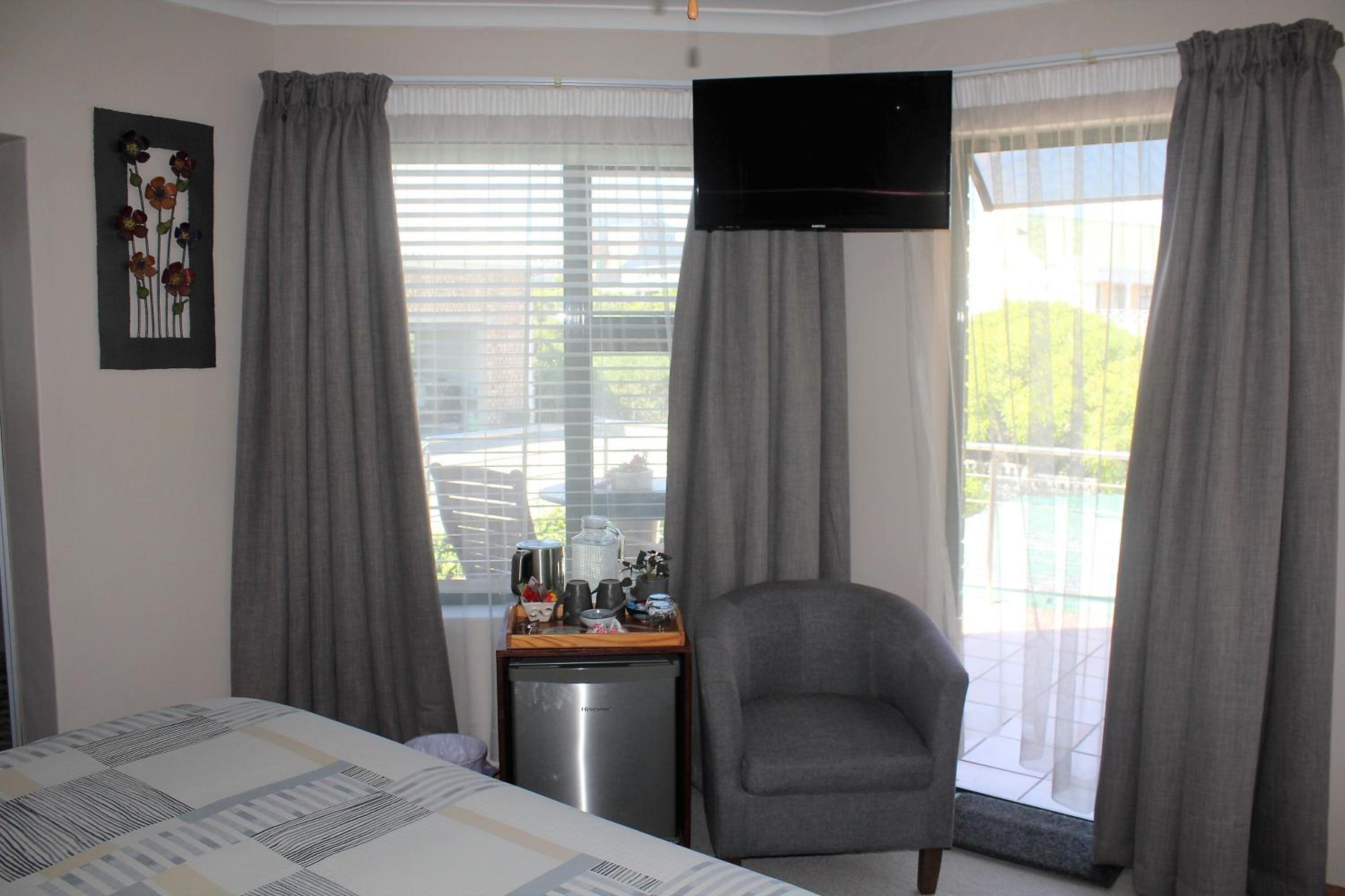 King Room with Garden View - Photo 7