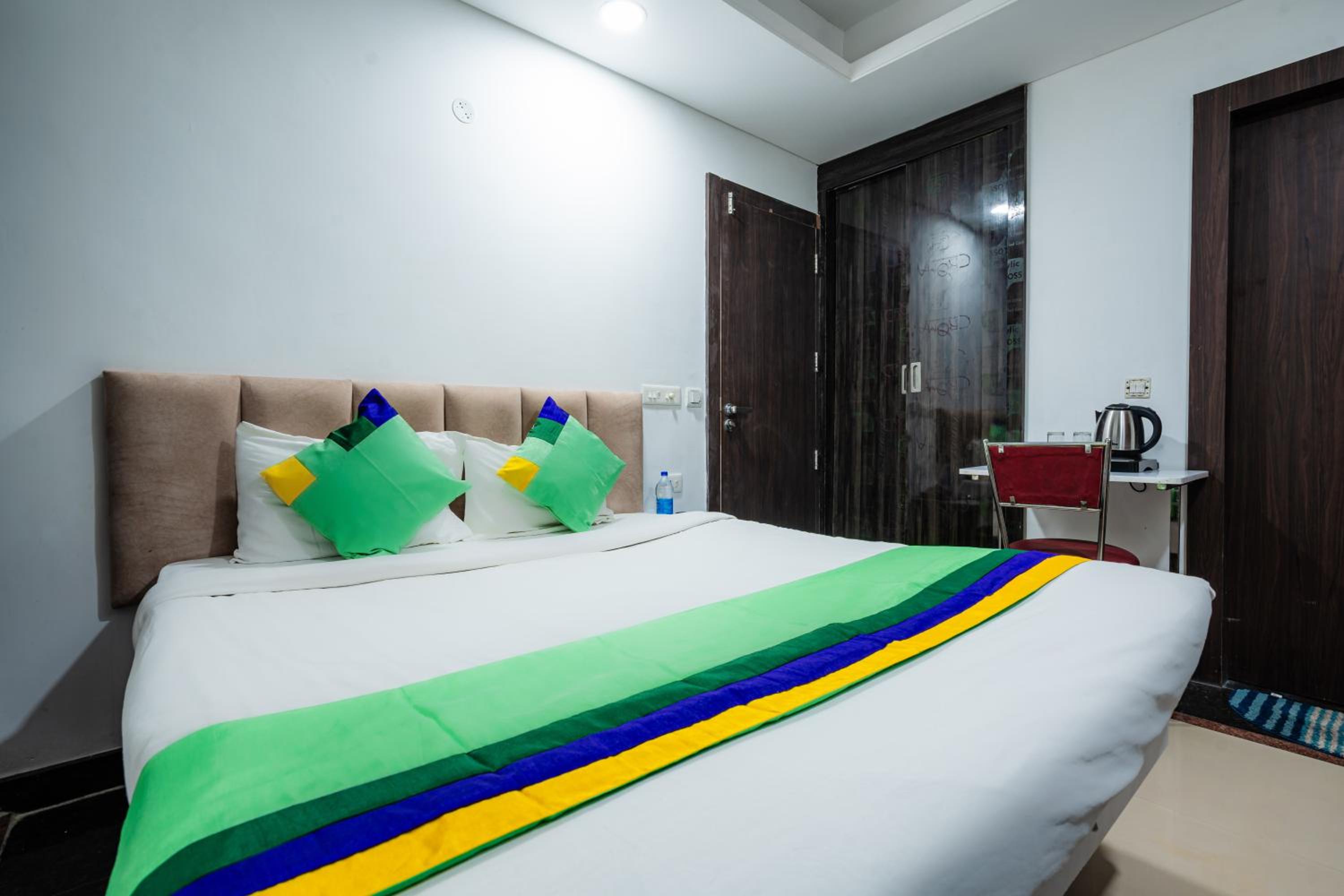 Deluxe Double Room photo 2