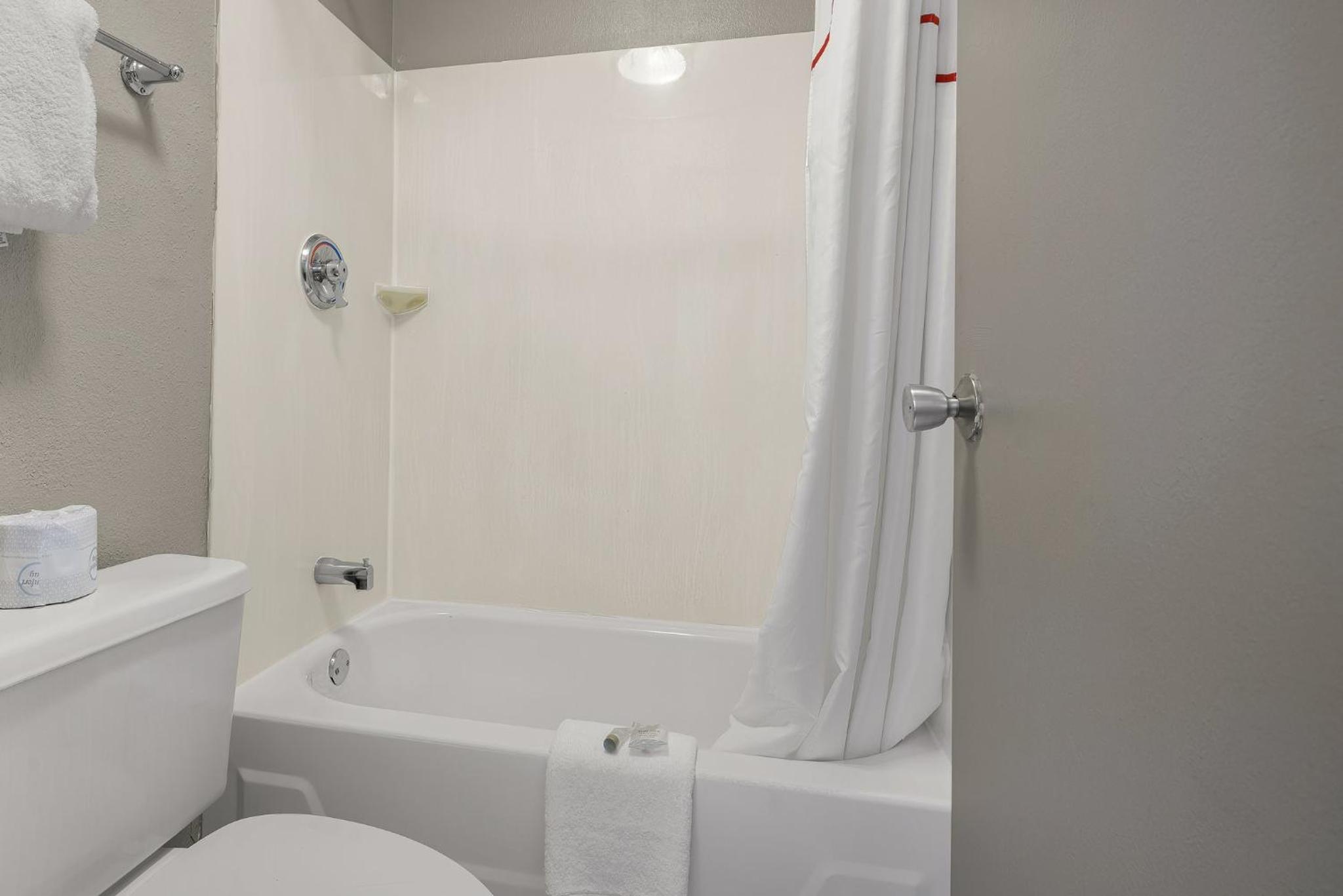 Deluxe King Room Non-Smoking - Photo 6