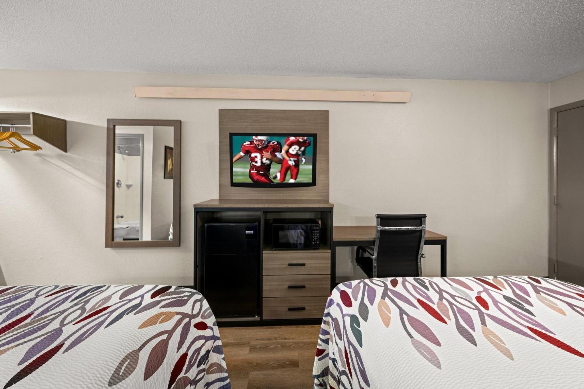 Deluxe Room with Two Double Beds Non-Smoking - Photo 3