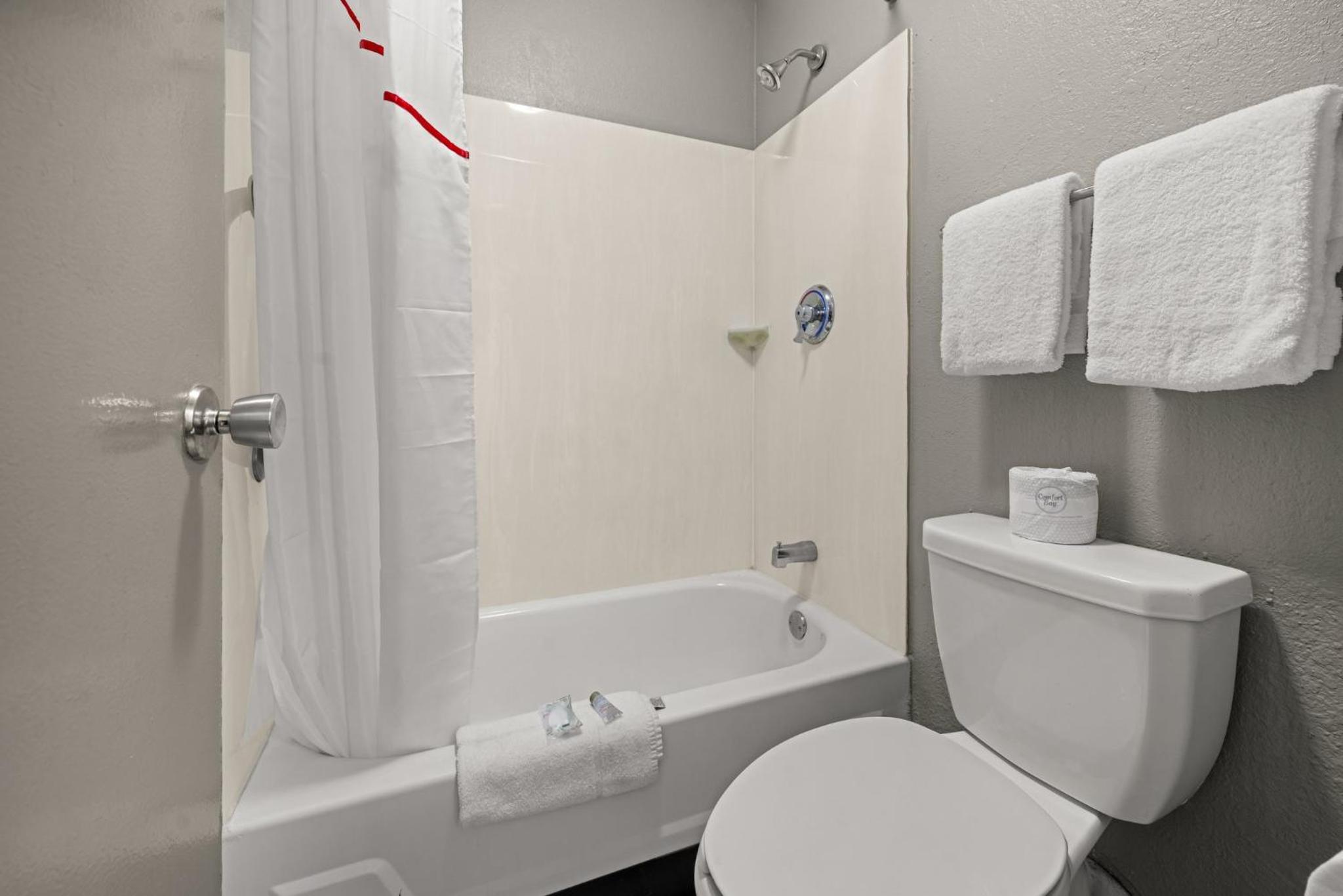Deluxe Room with Two Double Beds Non-Smoking - Photo 7