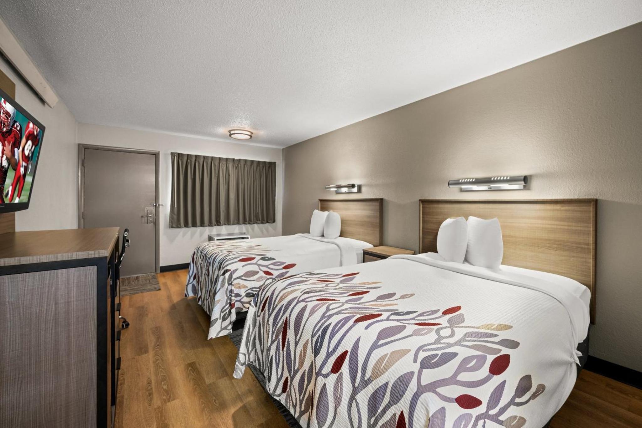 Deluxe Room with Two Double Beds Non-Smoking - Photo 2