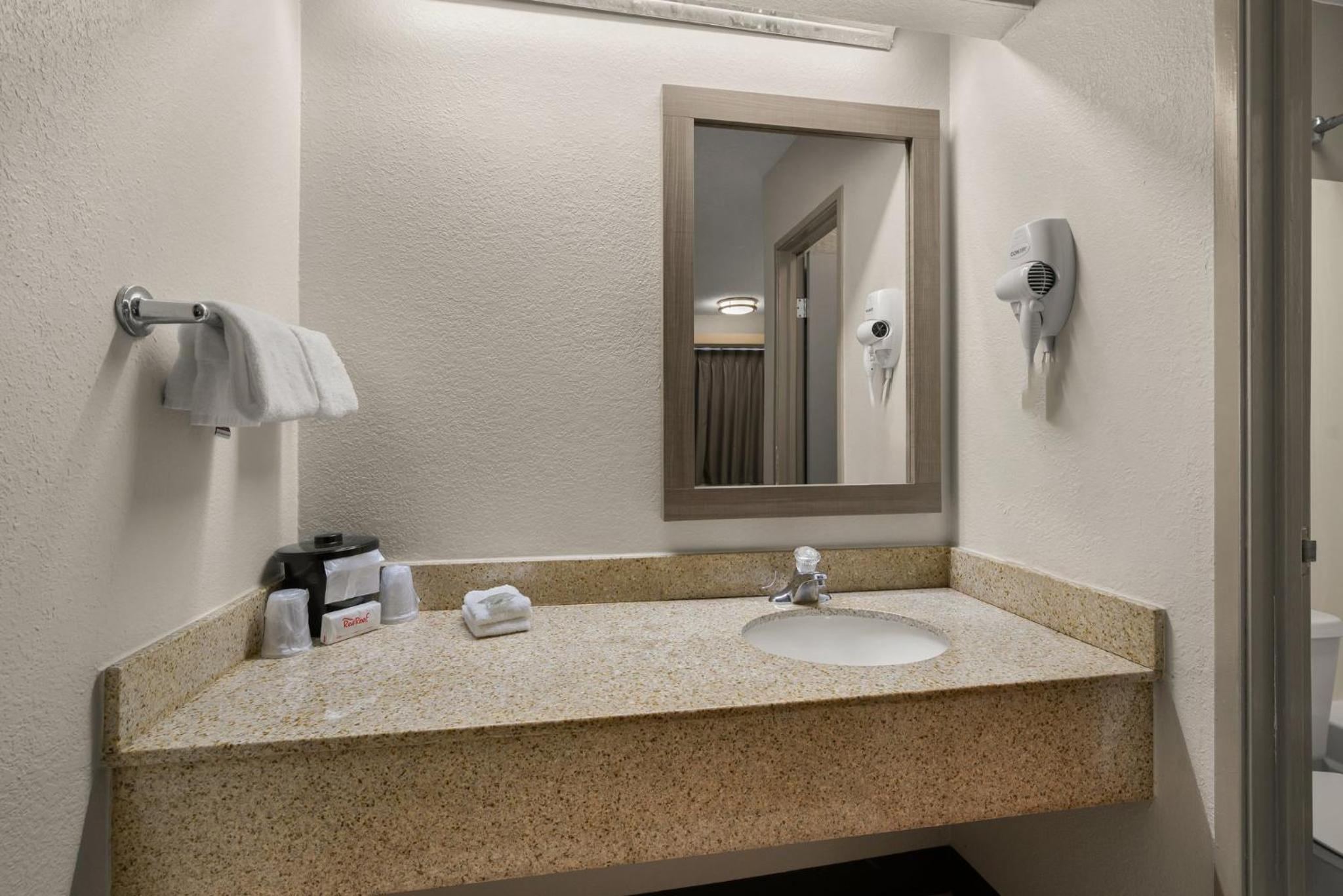 Deluxe Room with Two Double Beds Non-Smoking - Photo 6