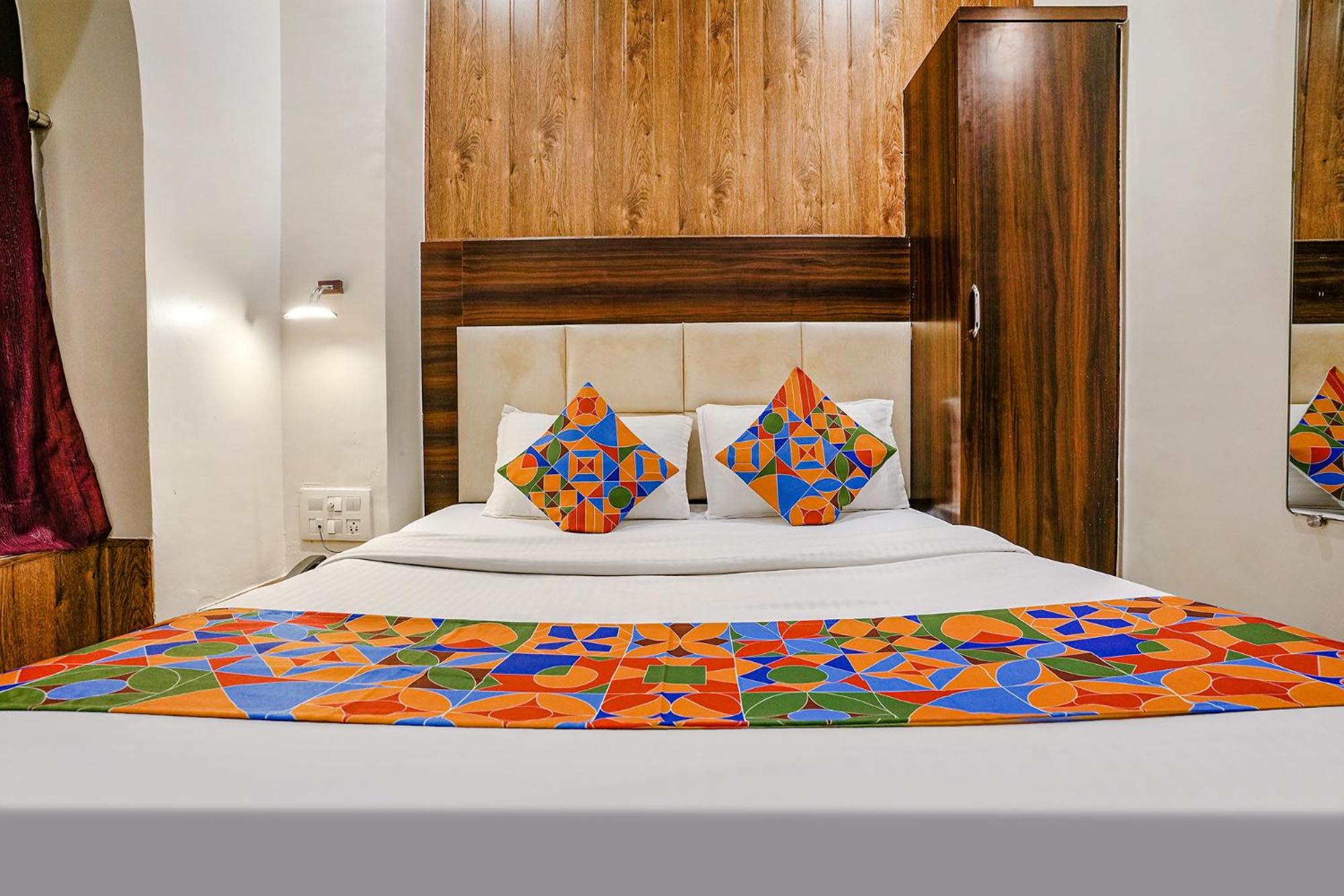 Deluxe Room - Photo 4