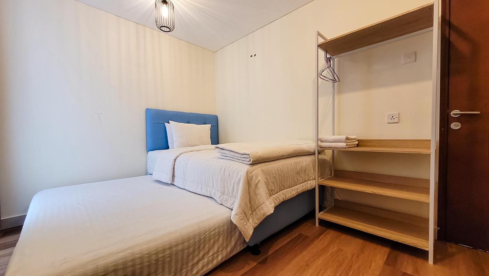Apartment with Sea View - Photo 10