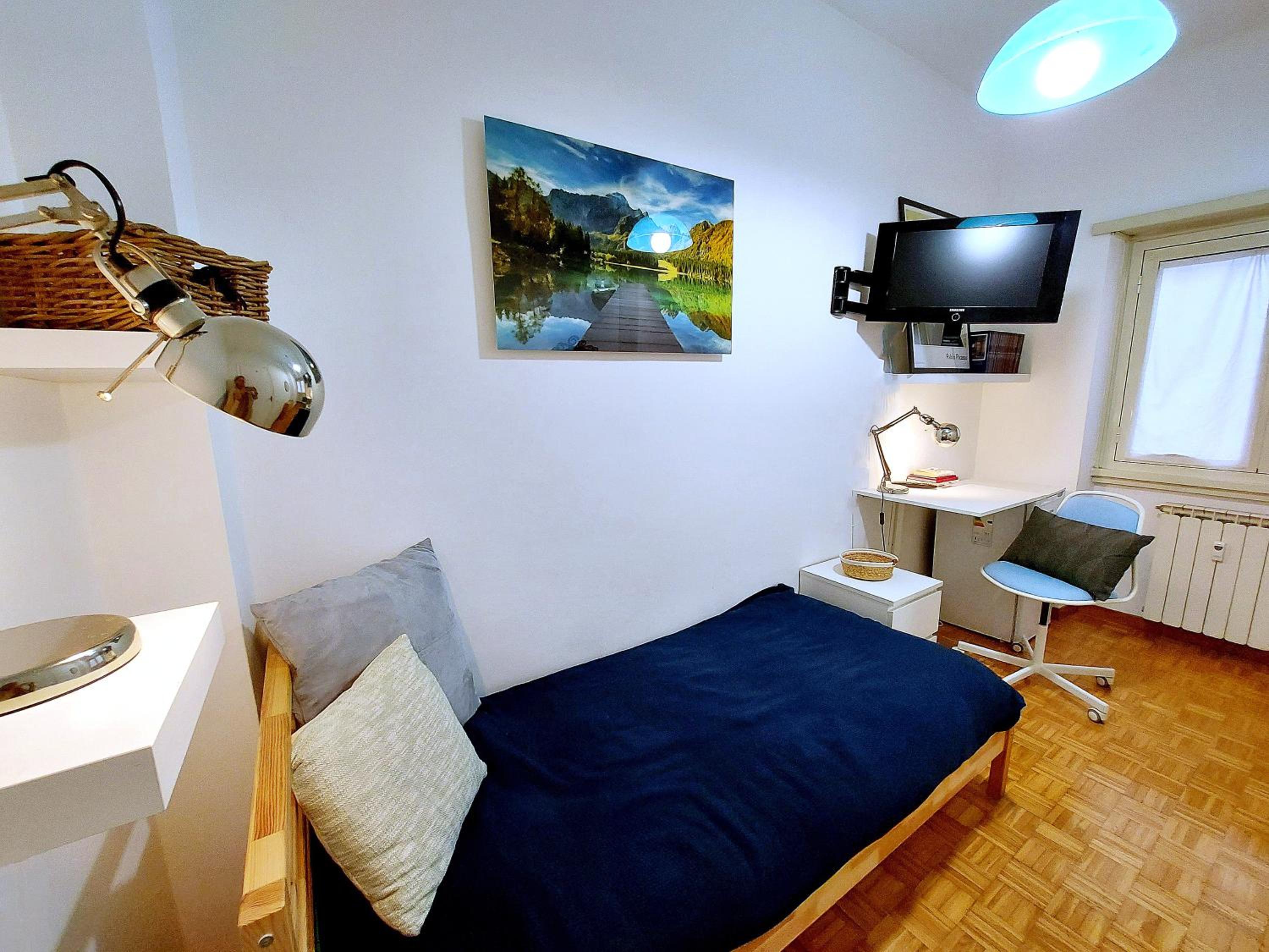 Single Room with Shared Bathroom