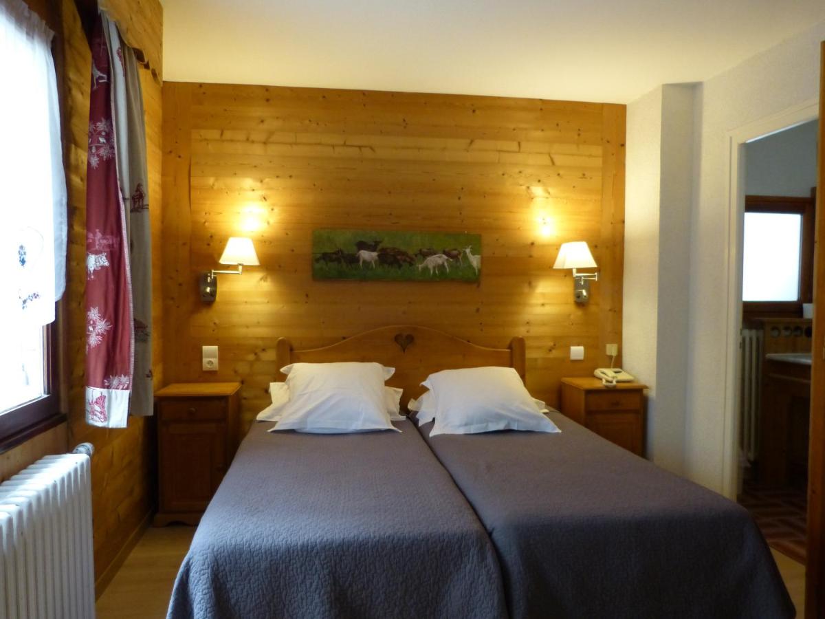 Double or Twin Room photo 3