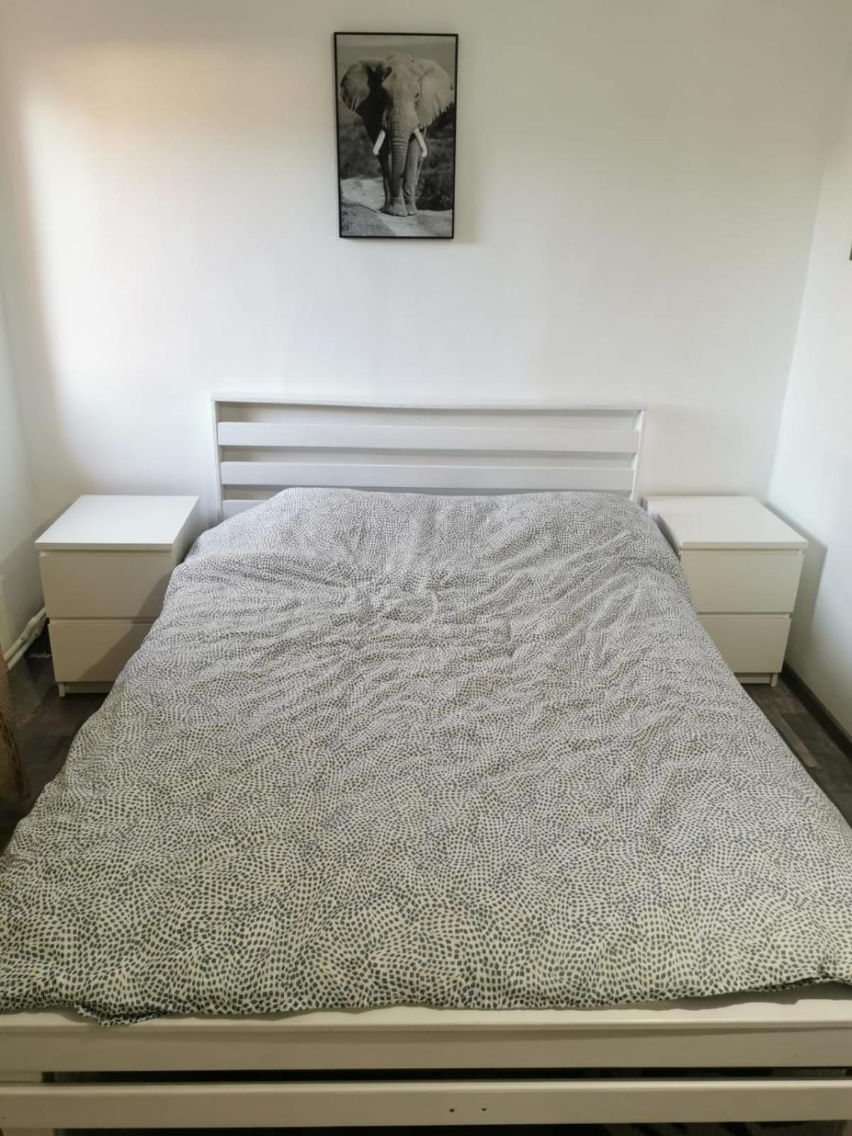 Two-Bedroom House - Photo 2