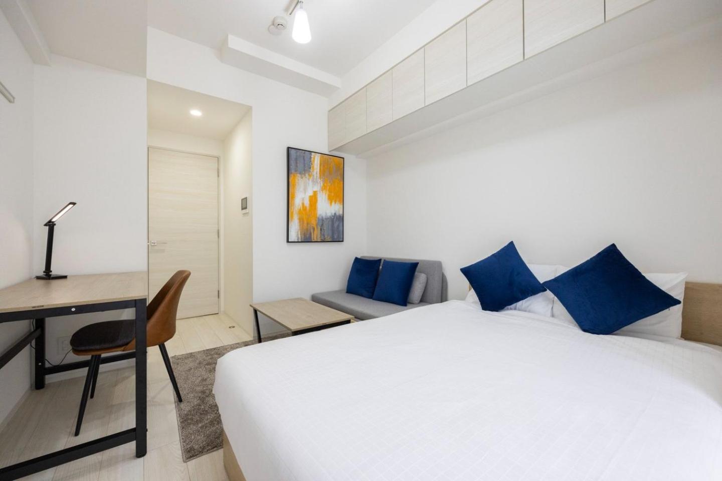 One-Bedroom Apartment photo 2