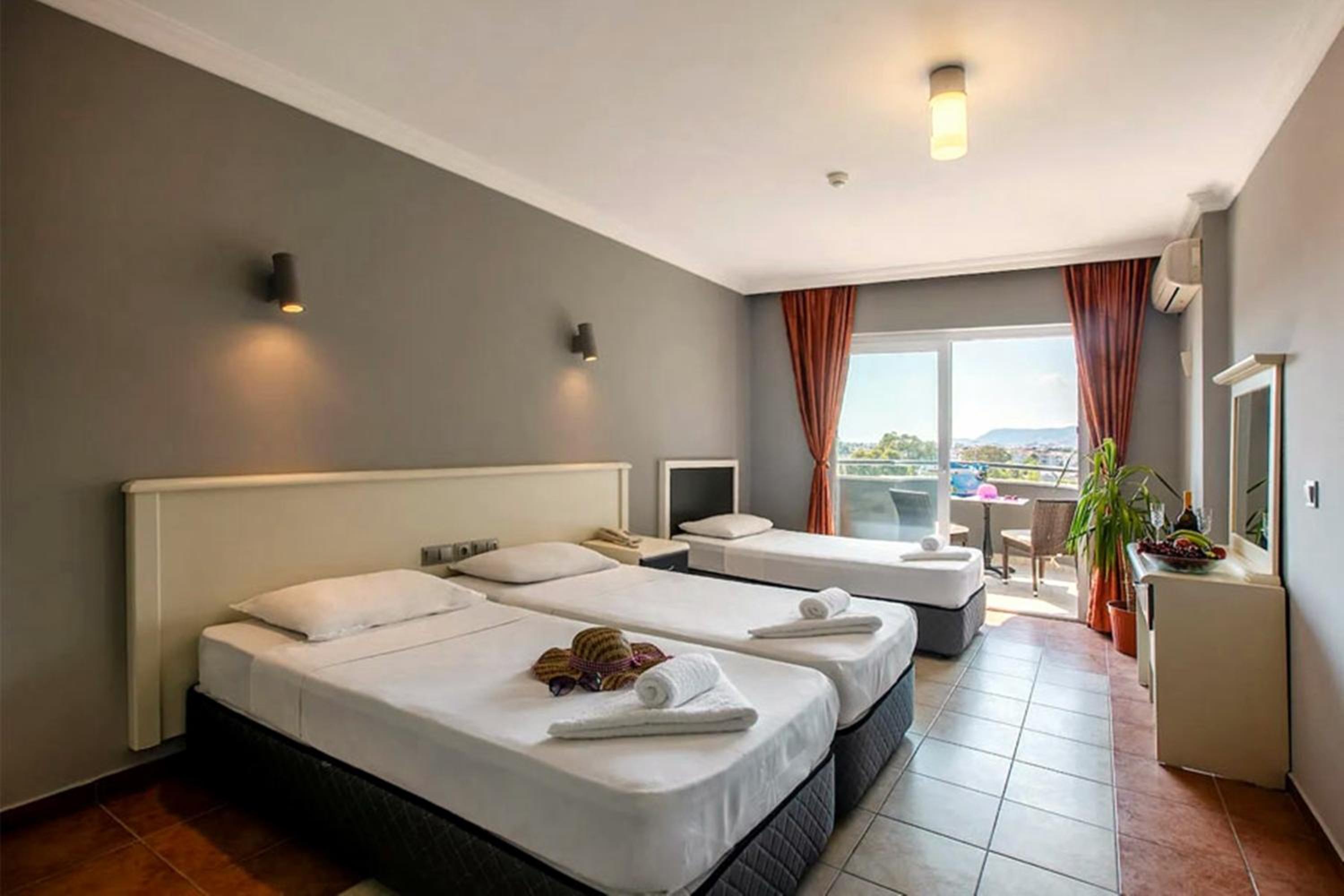 Standard Double Room - Photo 4