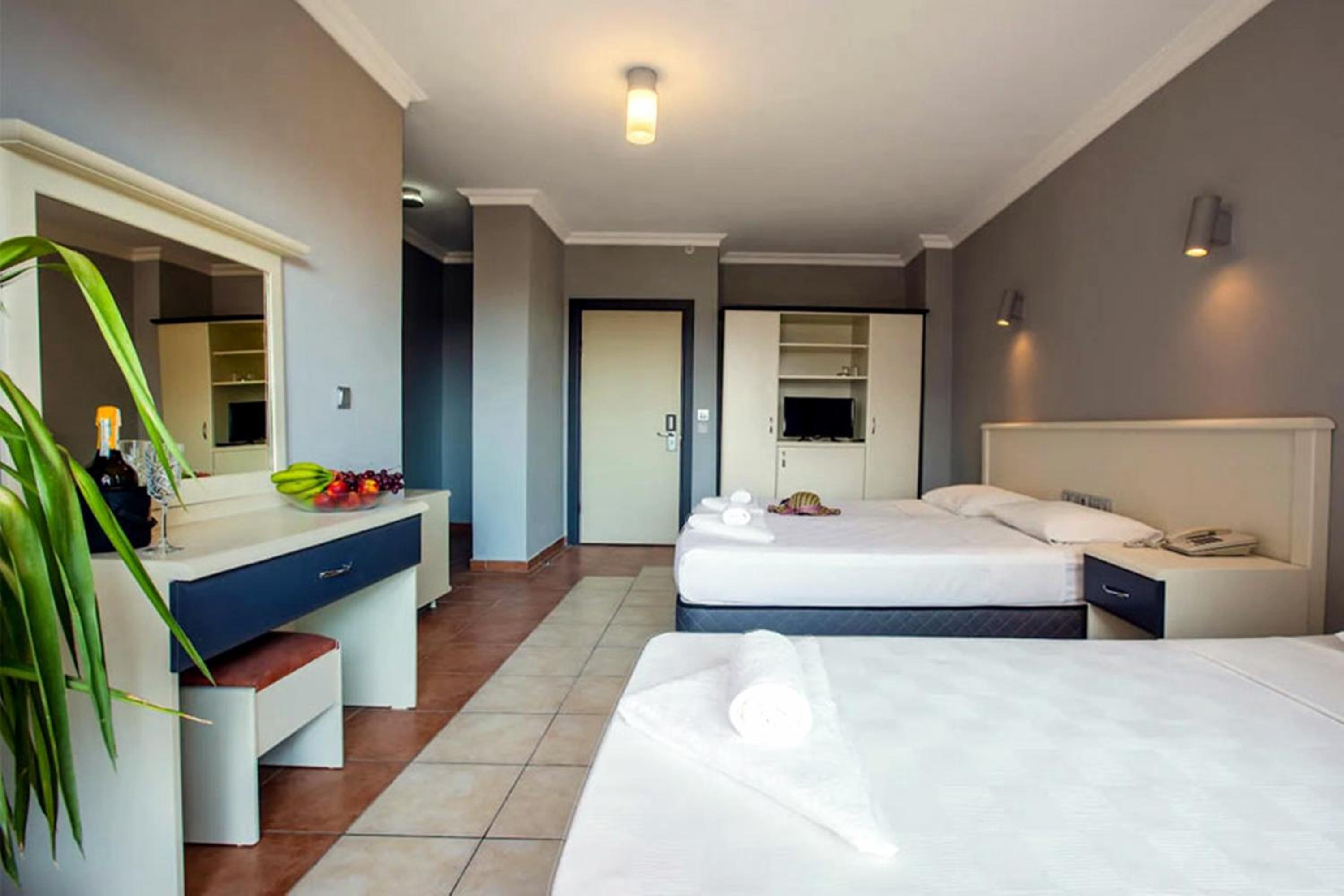 Suite with Balcony - Photo 1