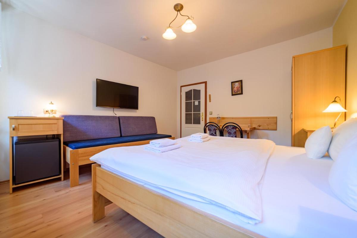 Triple Room with City View photo 2